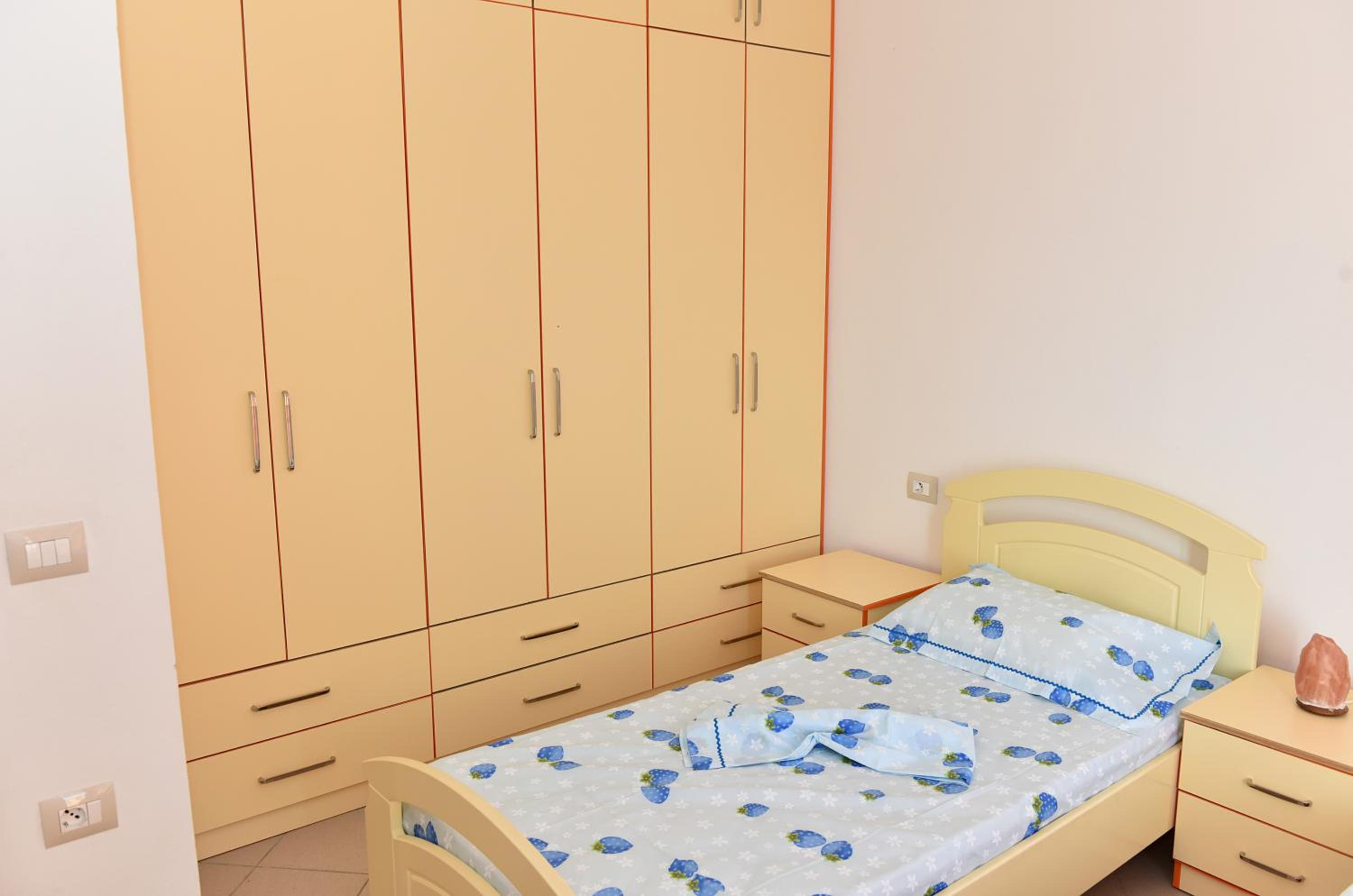 Vila Merkuri - 3-Storey Villa with Sea View