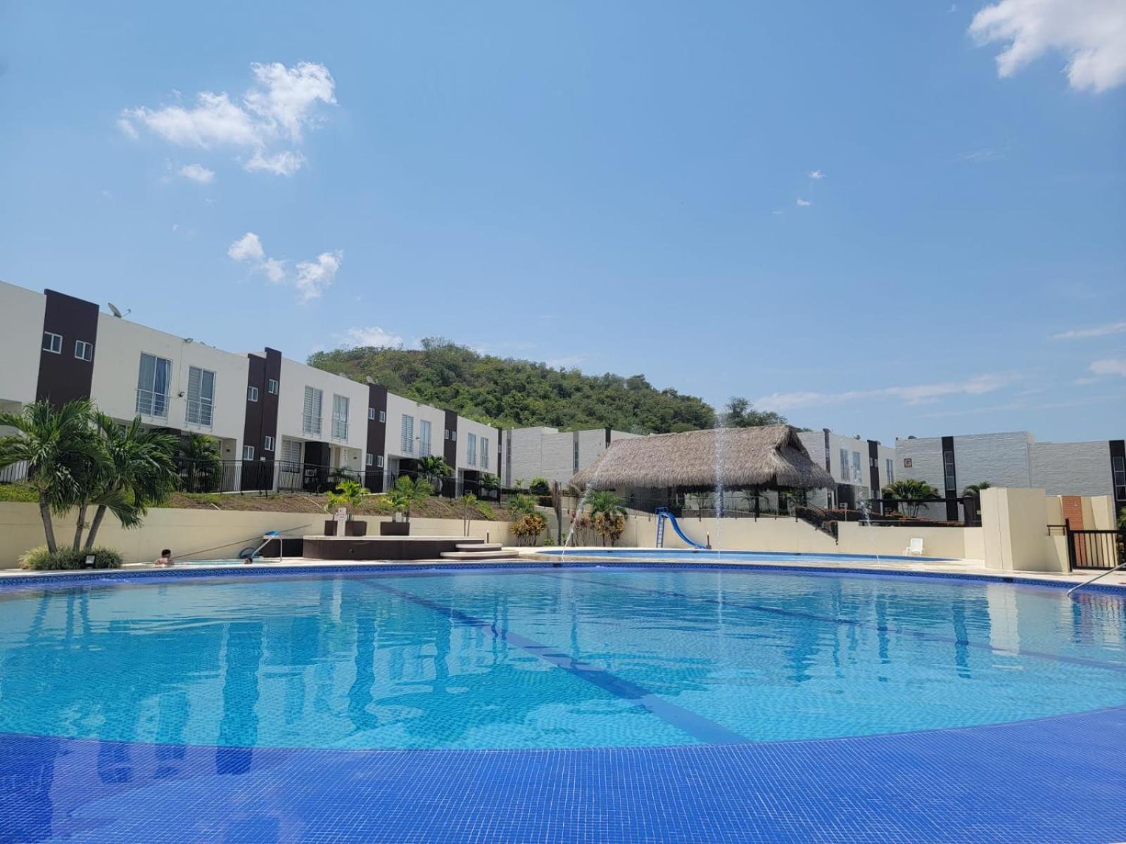 Casa en condominio, piscinas, jacuzzis