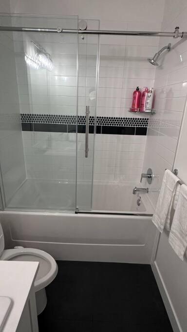 Maple Ridge vacation suite1100sf