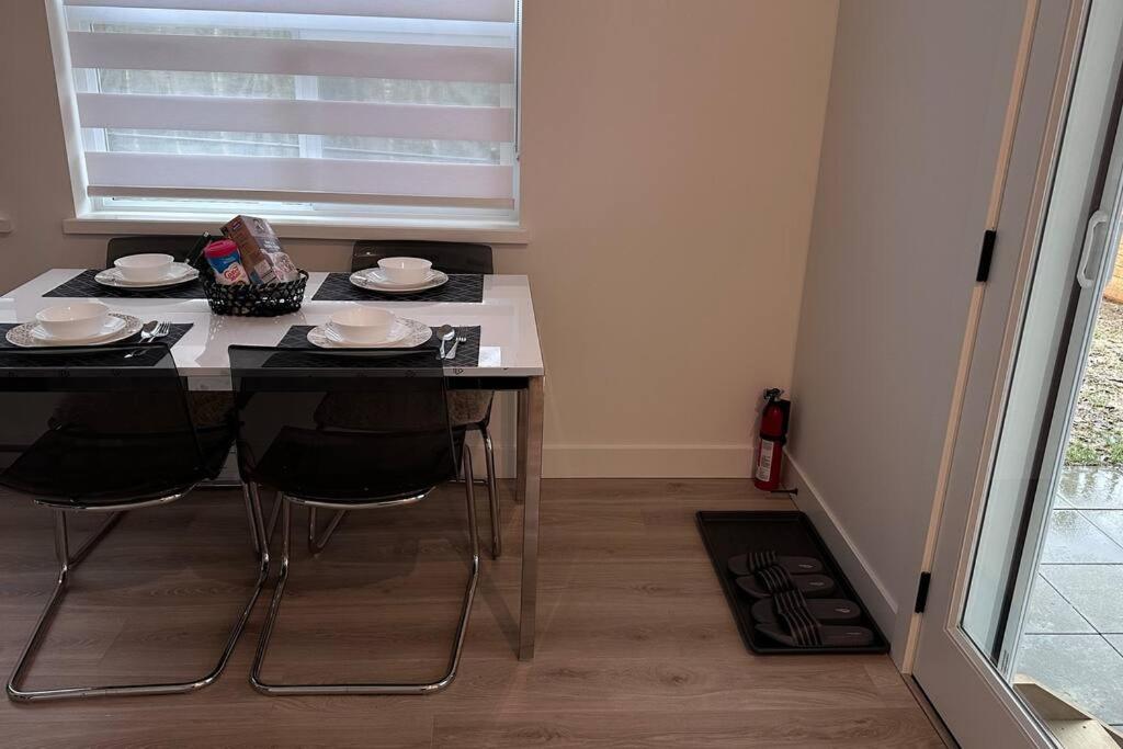 Maple Ridge vacation suite1100sf