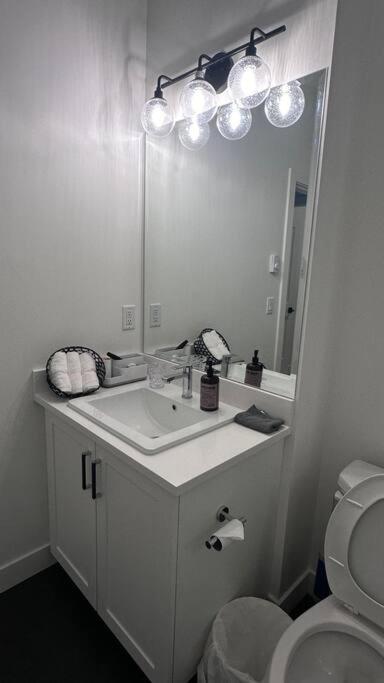 Maple Ridge vacation suite1100sf