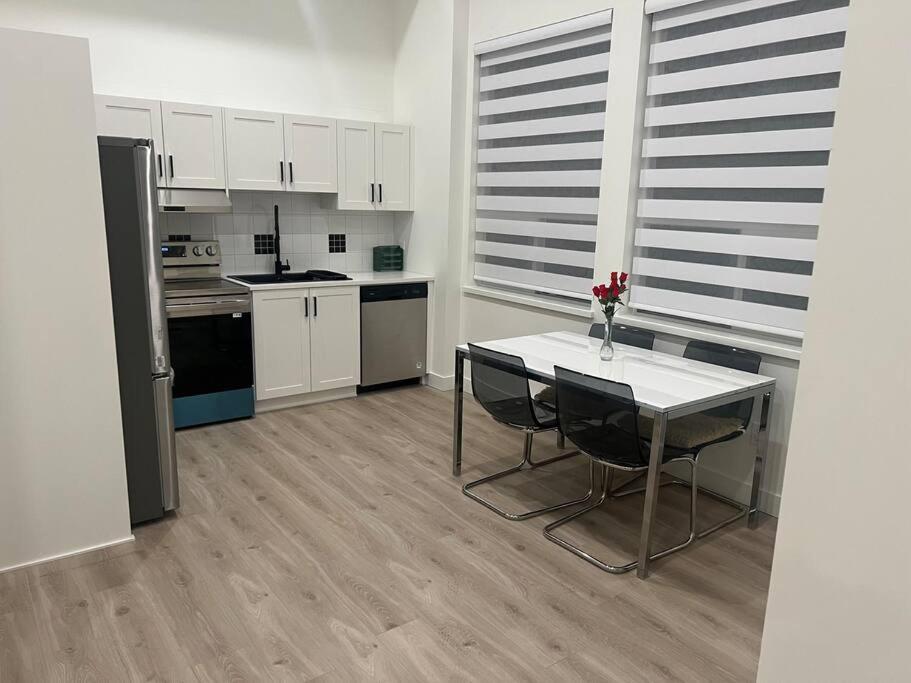 Maple Ridge vacation suite1100sf