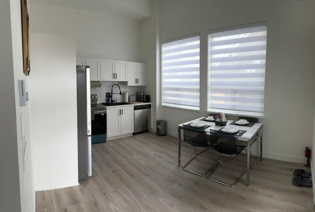 Maple Ridge vacation suite1100sf