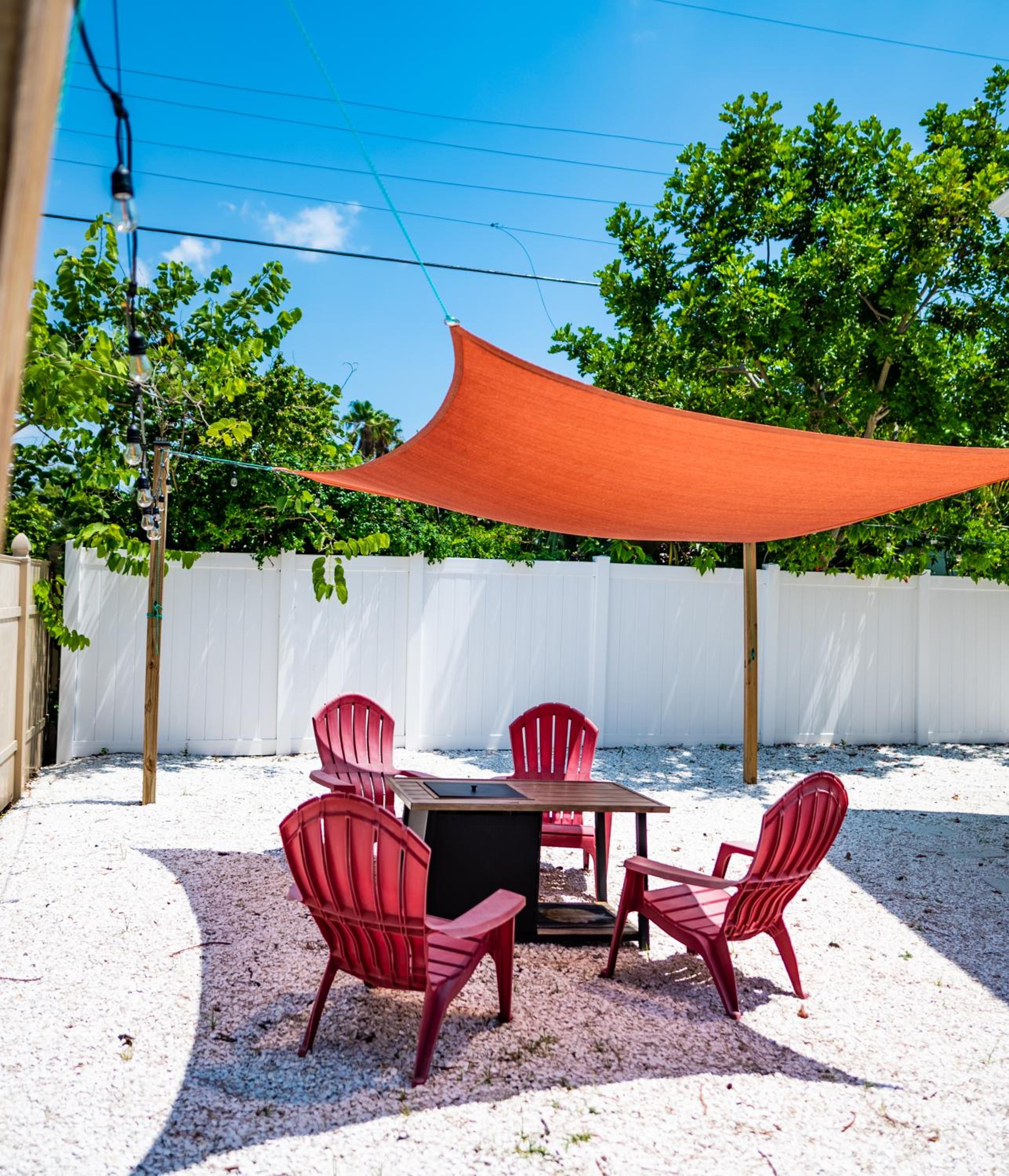 Sun-Drenched 1BR Apt - 5min walk to Beach view 5