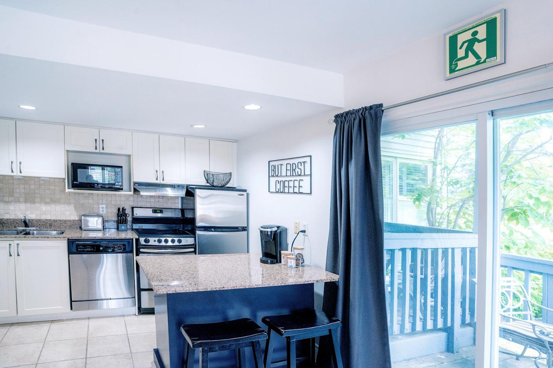 Gorgeous Studio Condo in Blue Mountains Sleeps 4