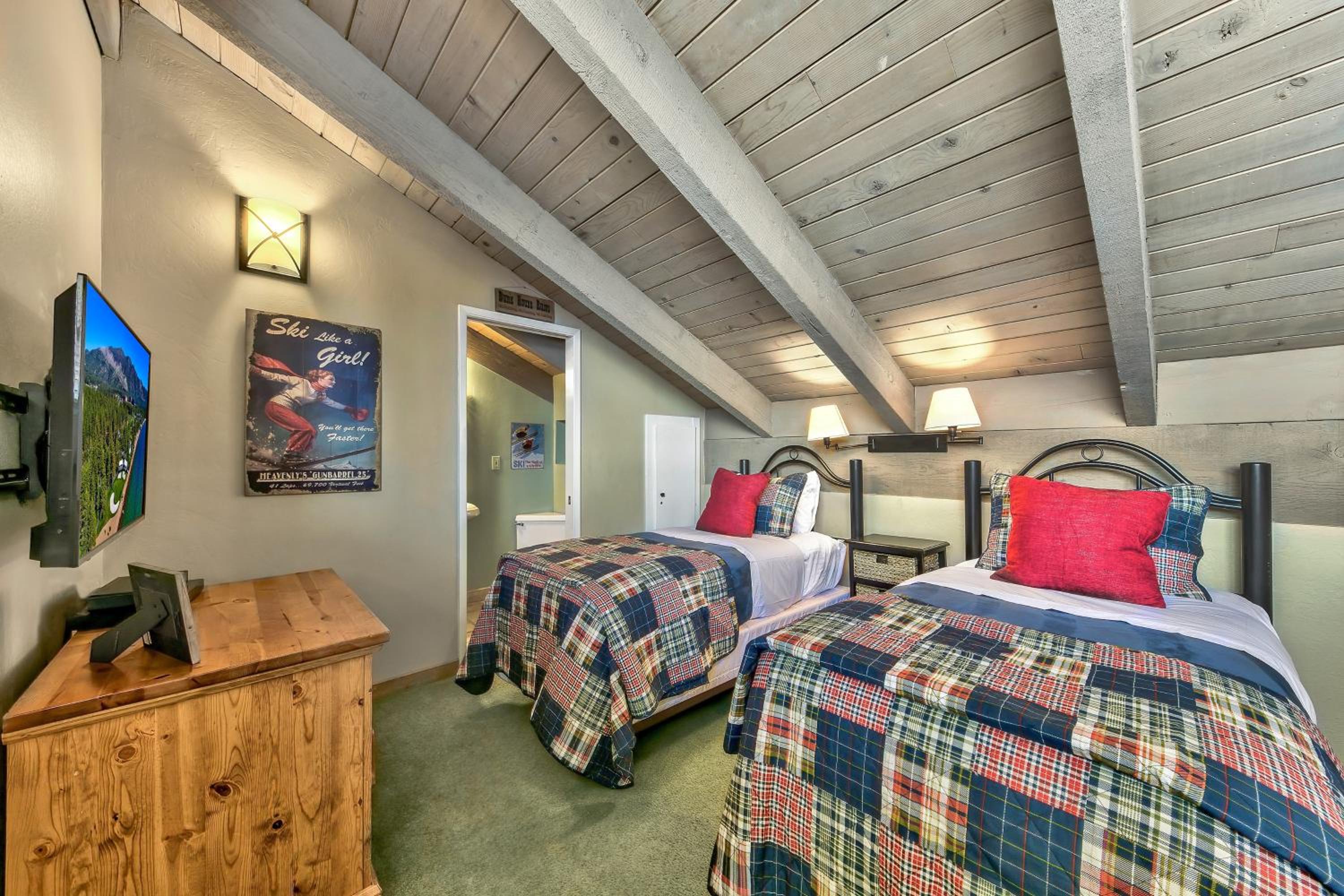 Lake Tahoe Vacations - Lakeland Village 635 - Lakefront Charm - Property Image 42