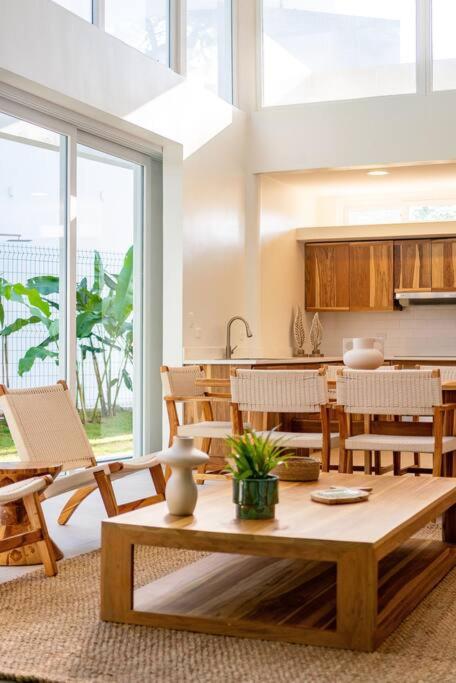 Hermosa Palms, Casa Lorenzo Beach Front Club House