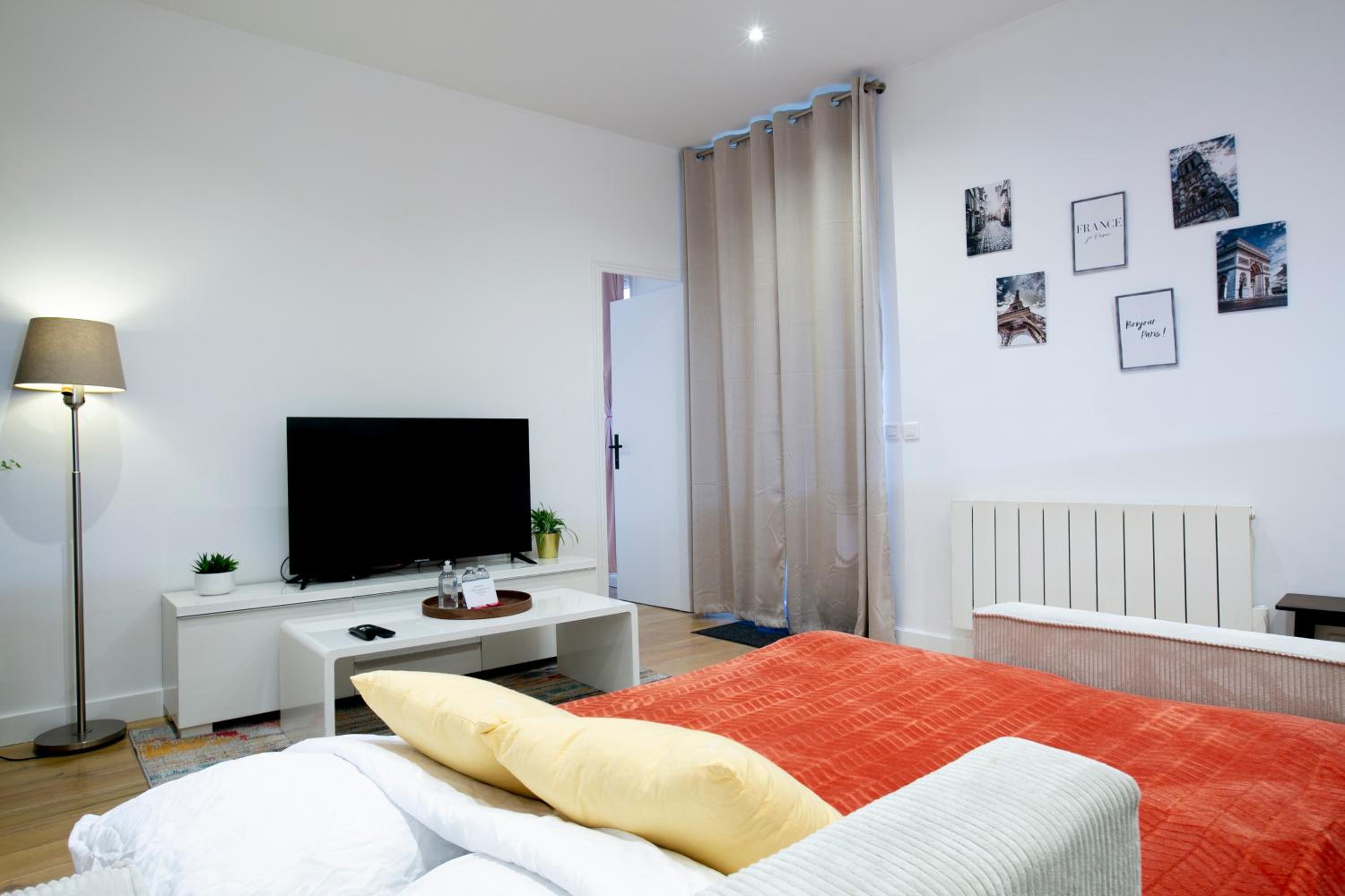 Warm 2 bedrooms apartement - c38