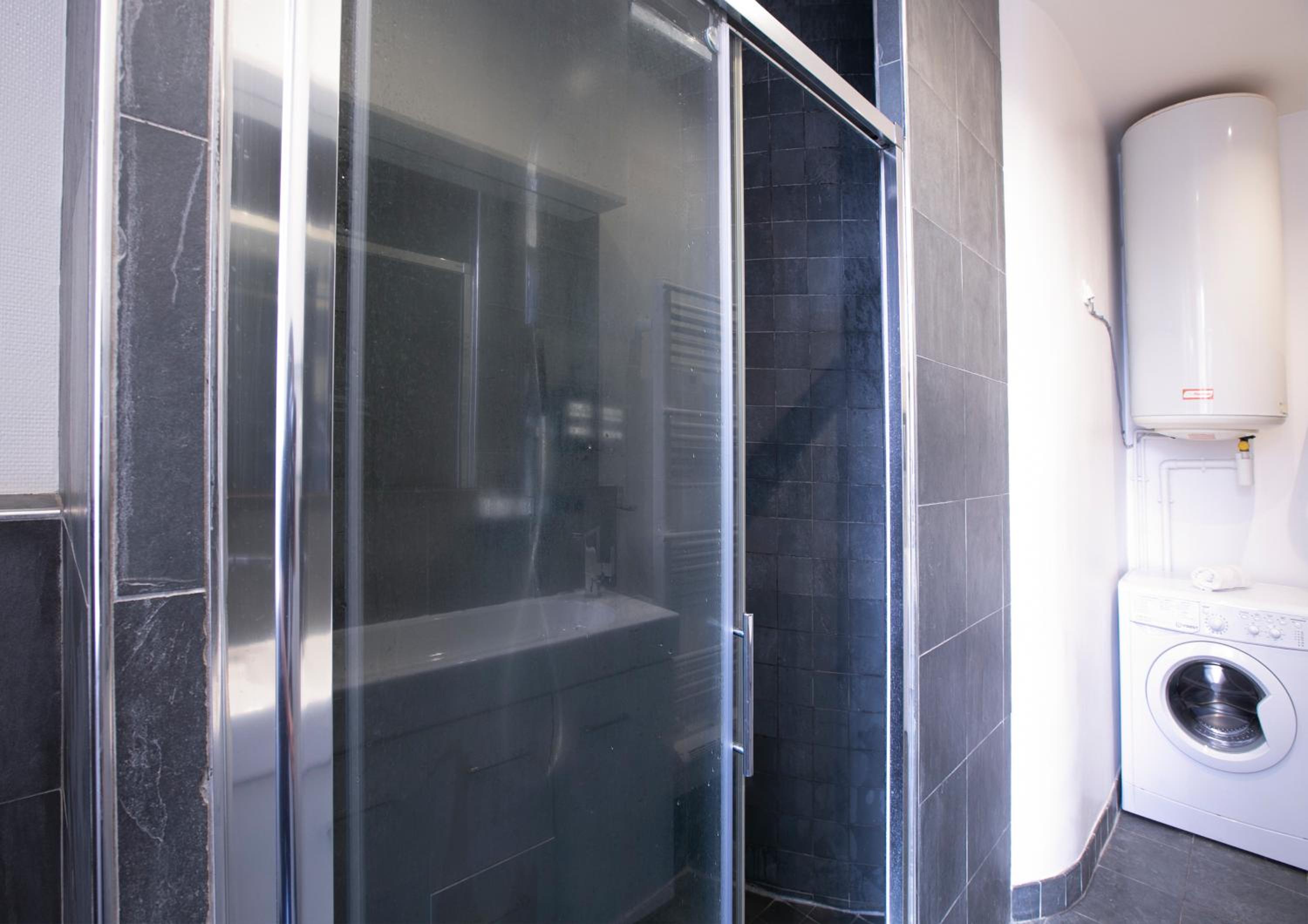 Warm 2 bedrooms apartement - c38