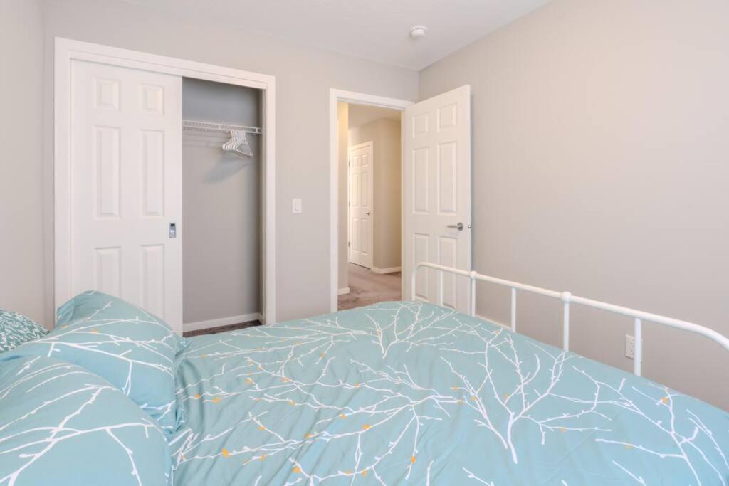 Sweat 3bedroom home near YYC