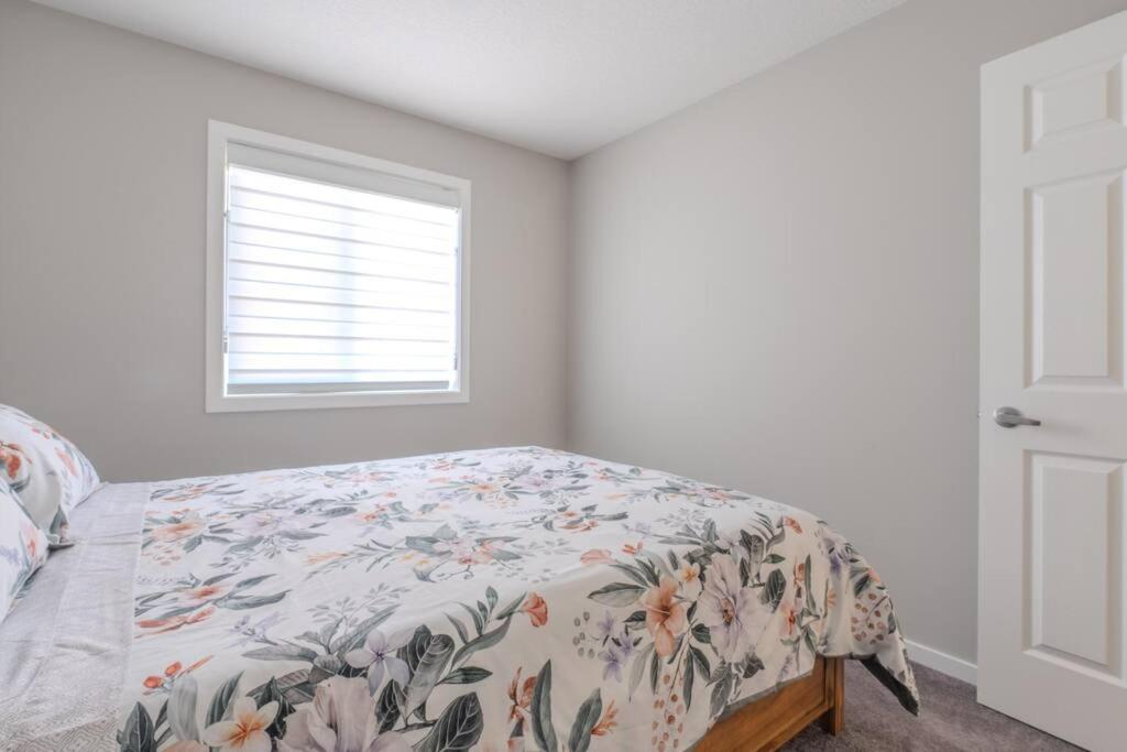 Sweat 3bedroom home near YYC