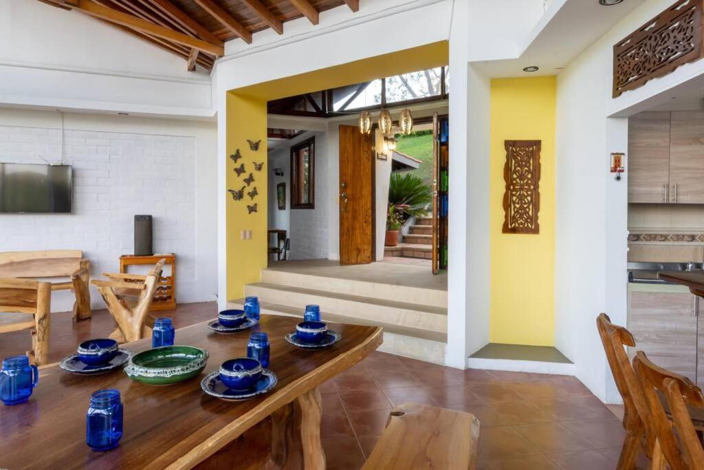 Tropical Village + Pool Stunning Views Quindio