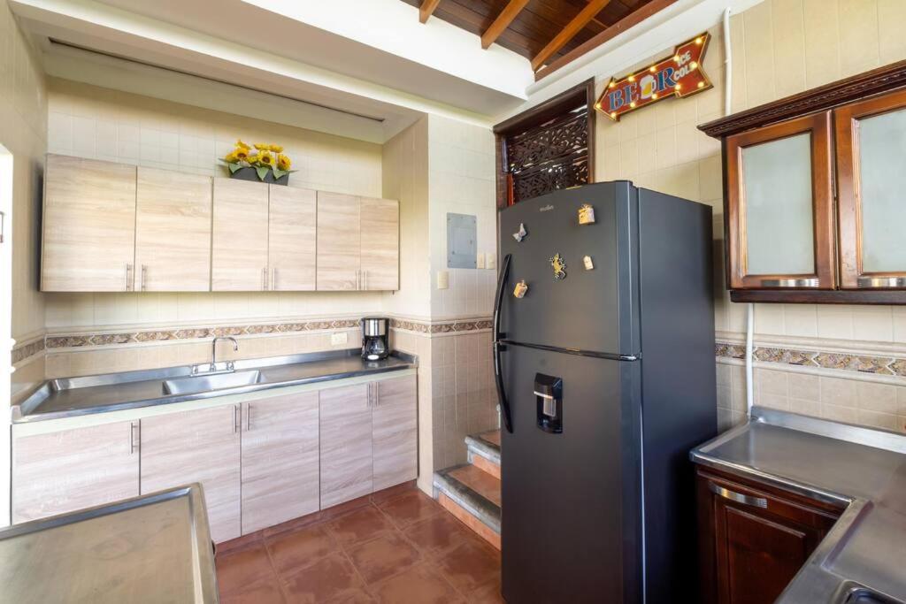 Tropical Village + Pool Stunning Views Quindio