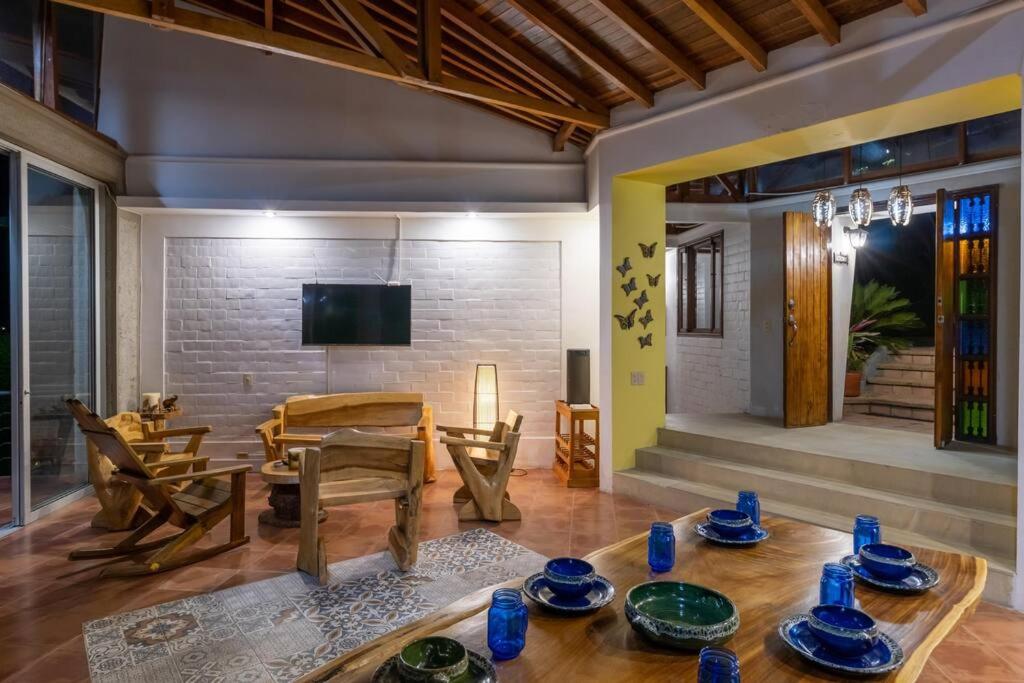Tropical Village + Pool Stunning Views Quindio
