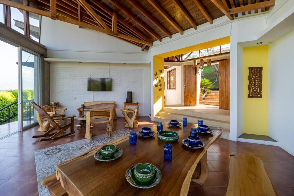 Tropical Village + Pool Stunning Views Quindio