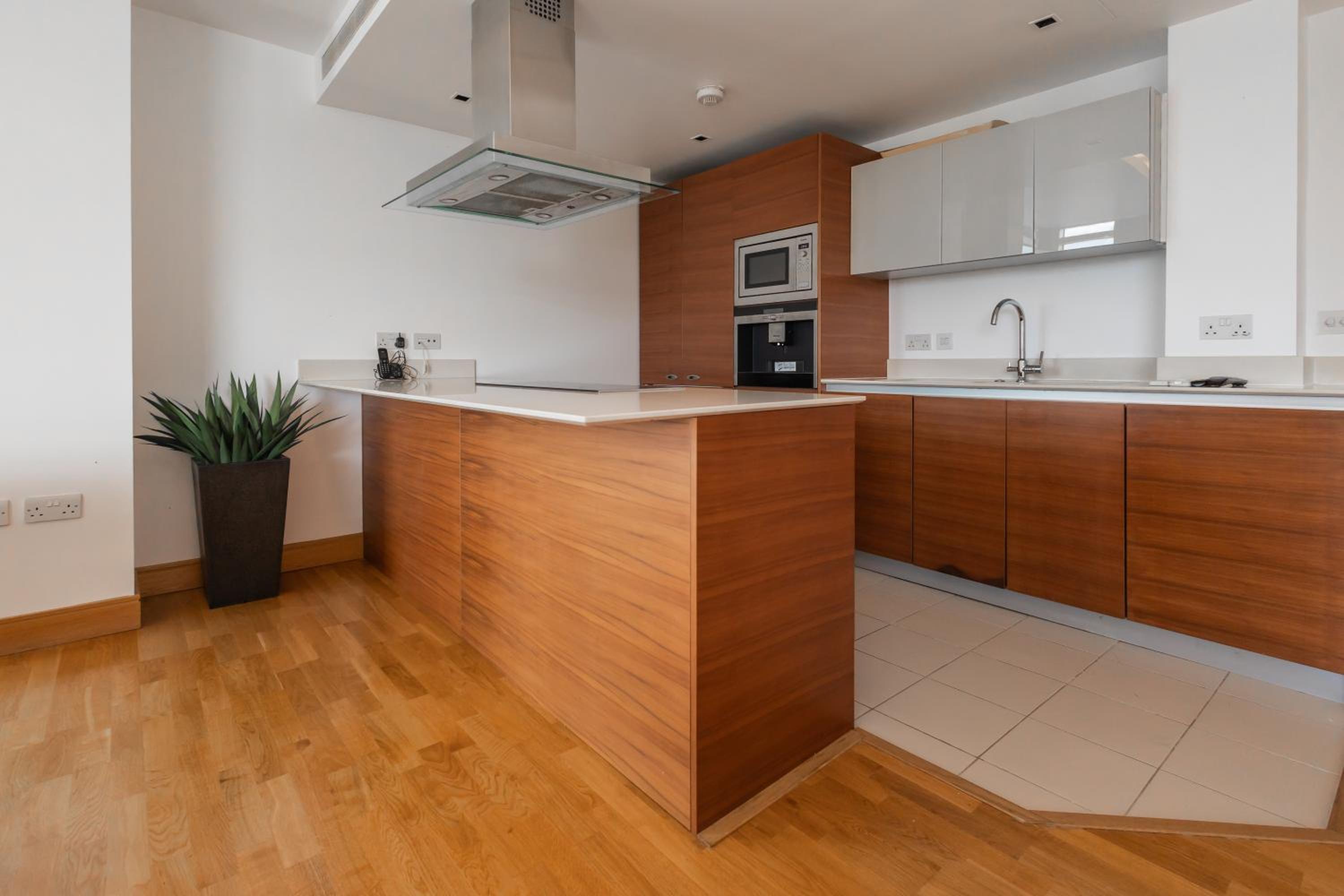 ADS LUX LETTINGS LTD - Battersea Reach