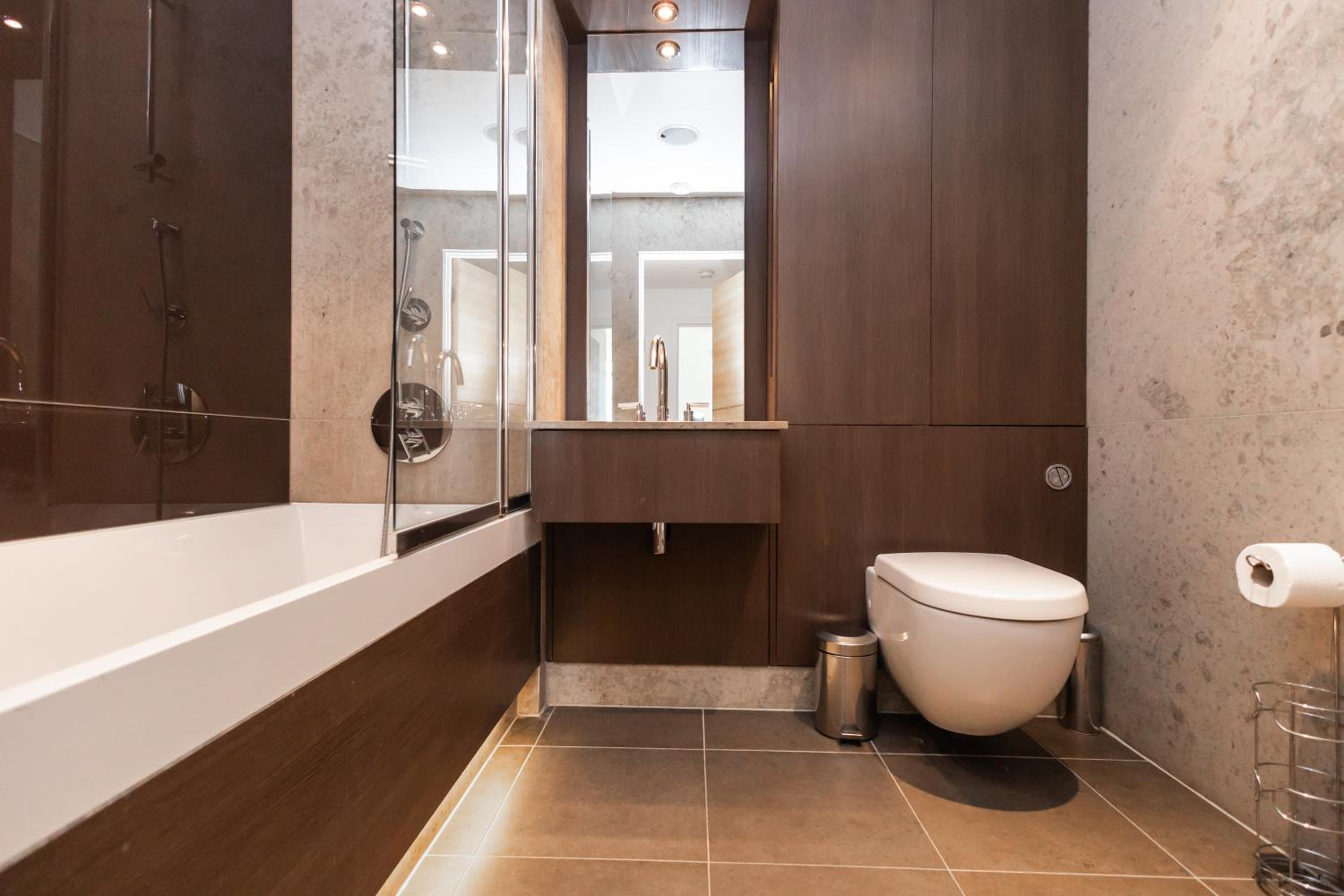 ADS LUX LETTINGS LTD - Battersea Reach