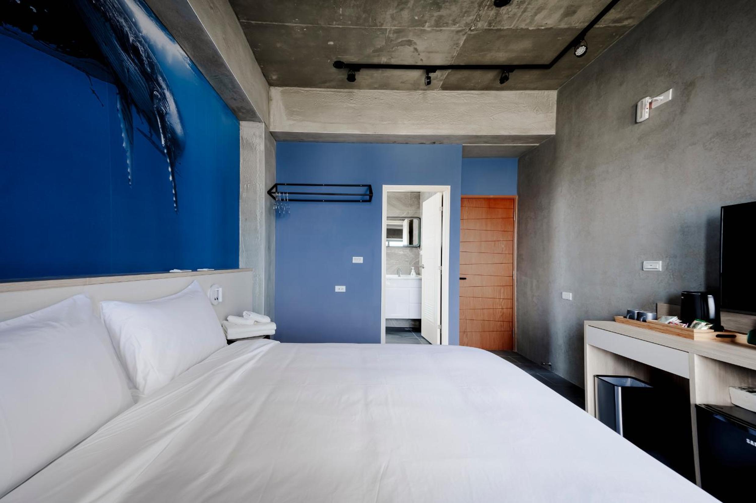 Deep Blue 23 B&B