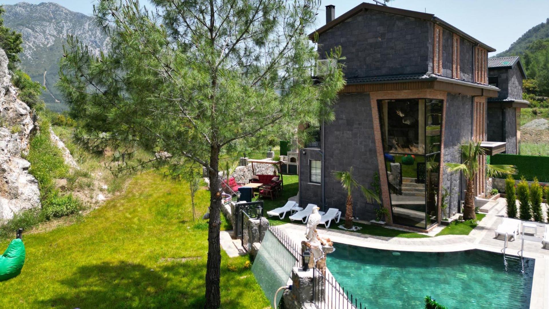 Villa Sincere view 3
