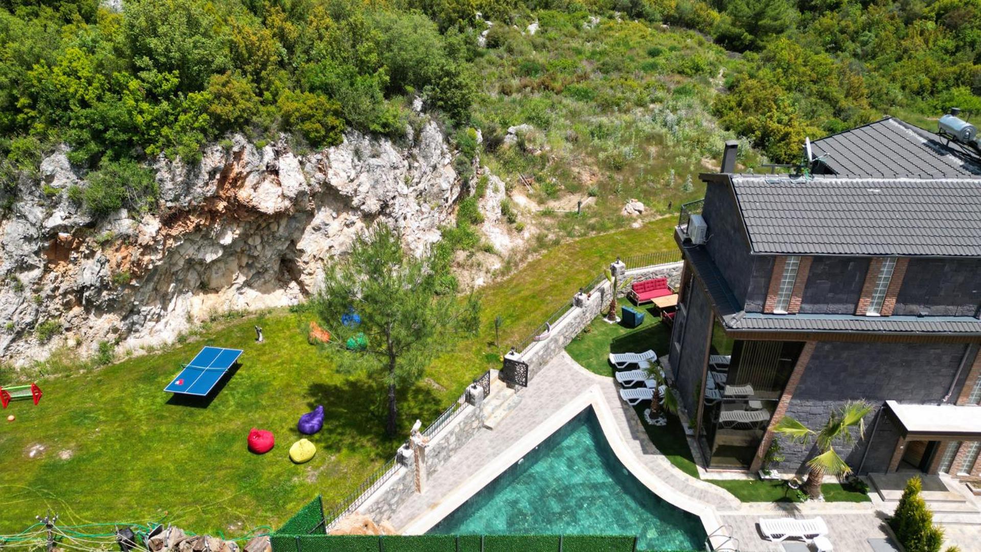 Villa Sincere view 2