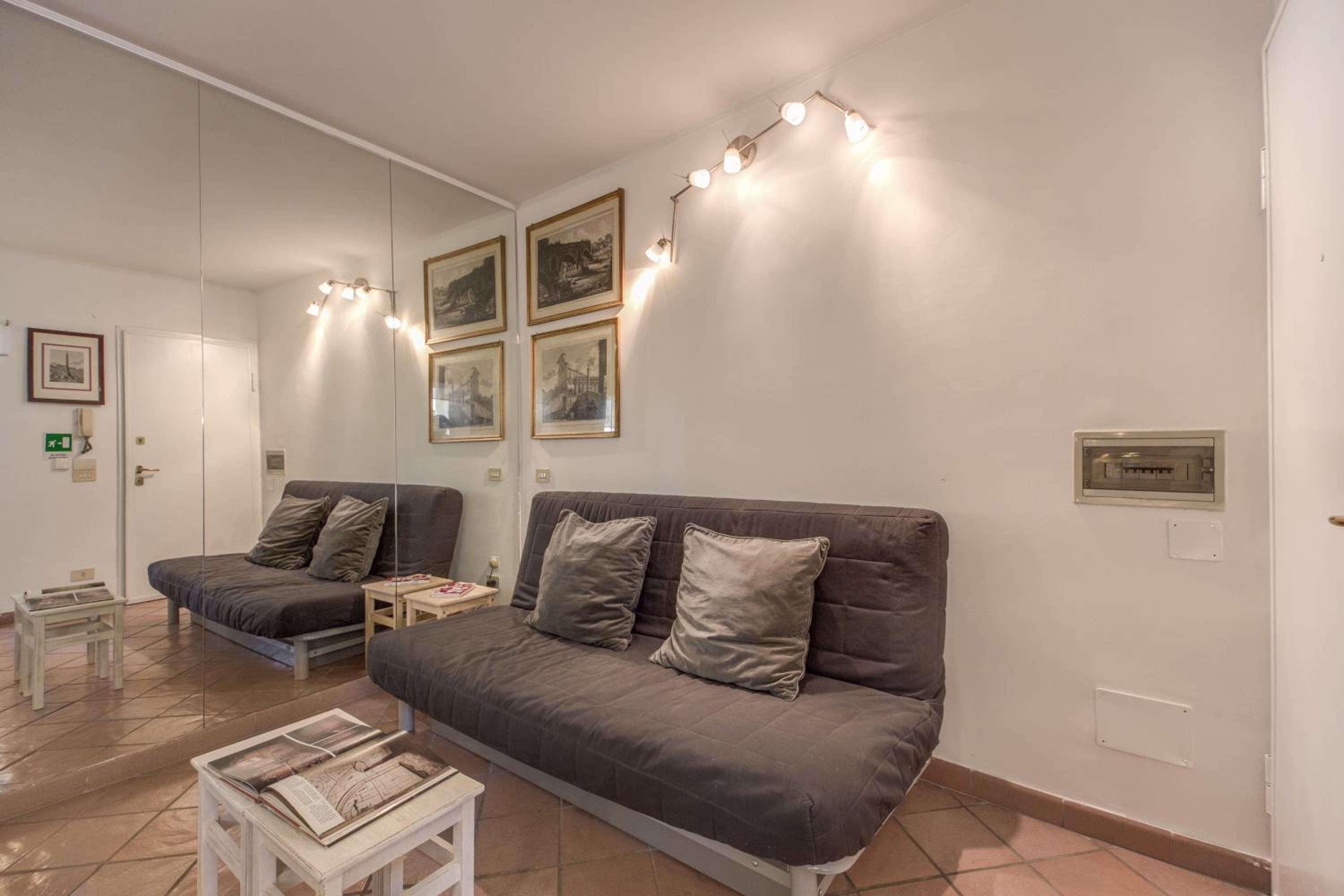 Frangipane Apartment