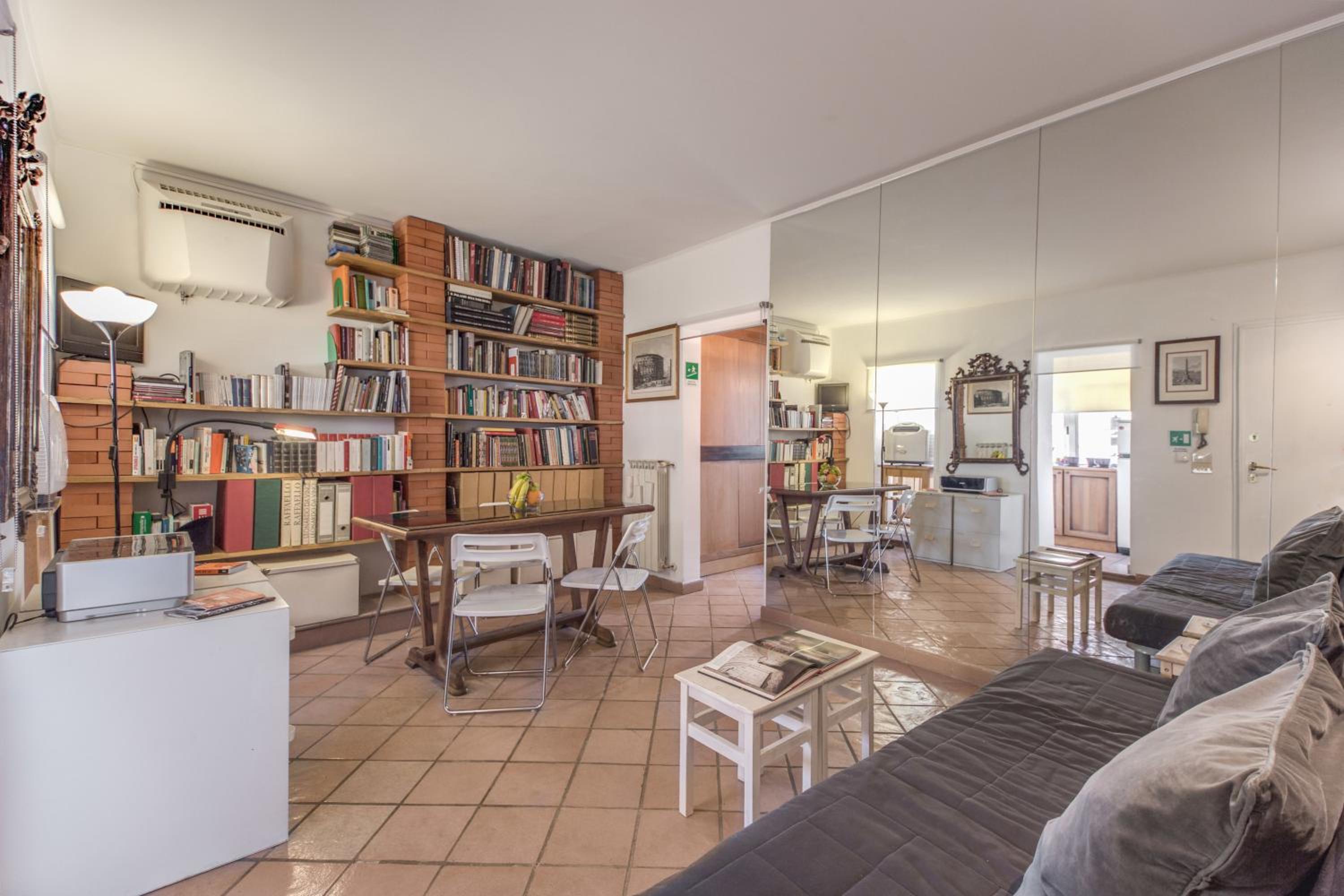 Frangipane Apartment