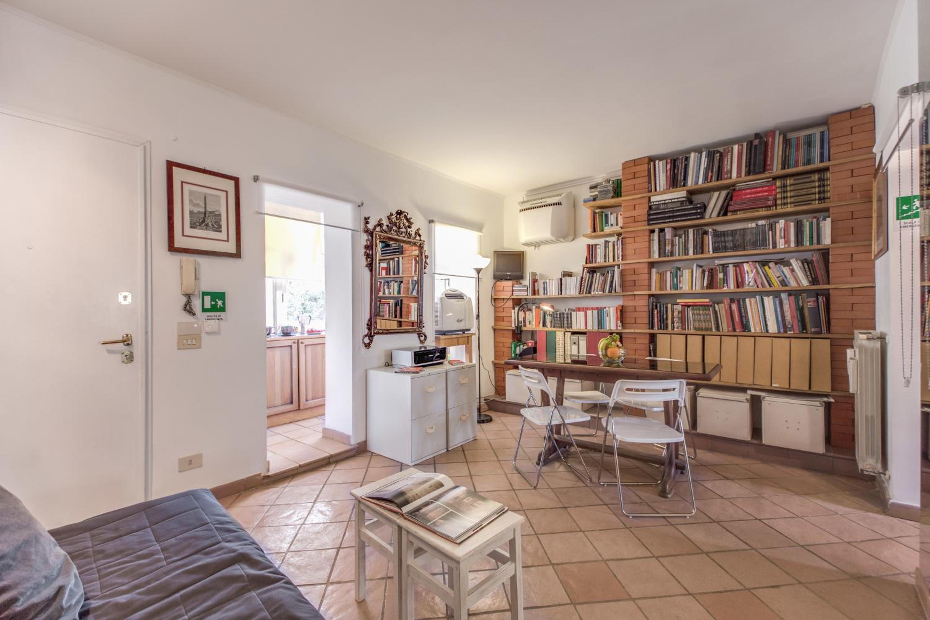 Frangipane Apartment