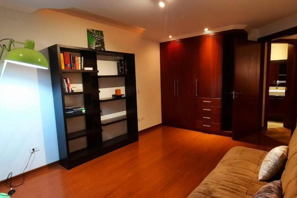 Departamento frente al Centro Corporativo Ekopark