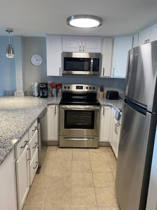 Large Myrtle Beach Condo, Fully Renovated view 4