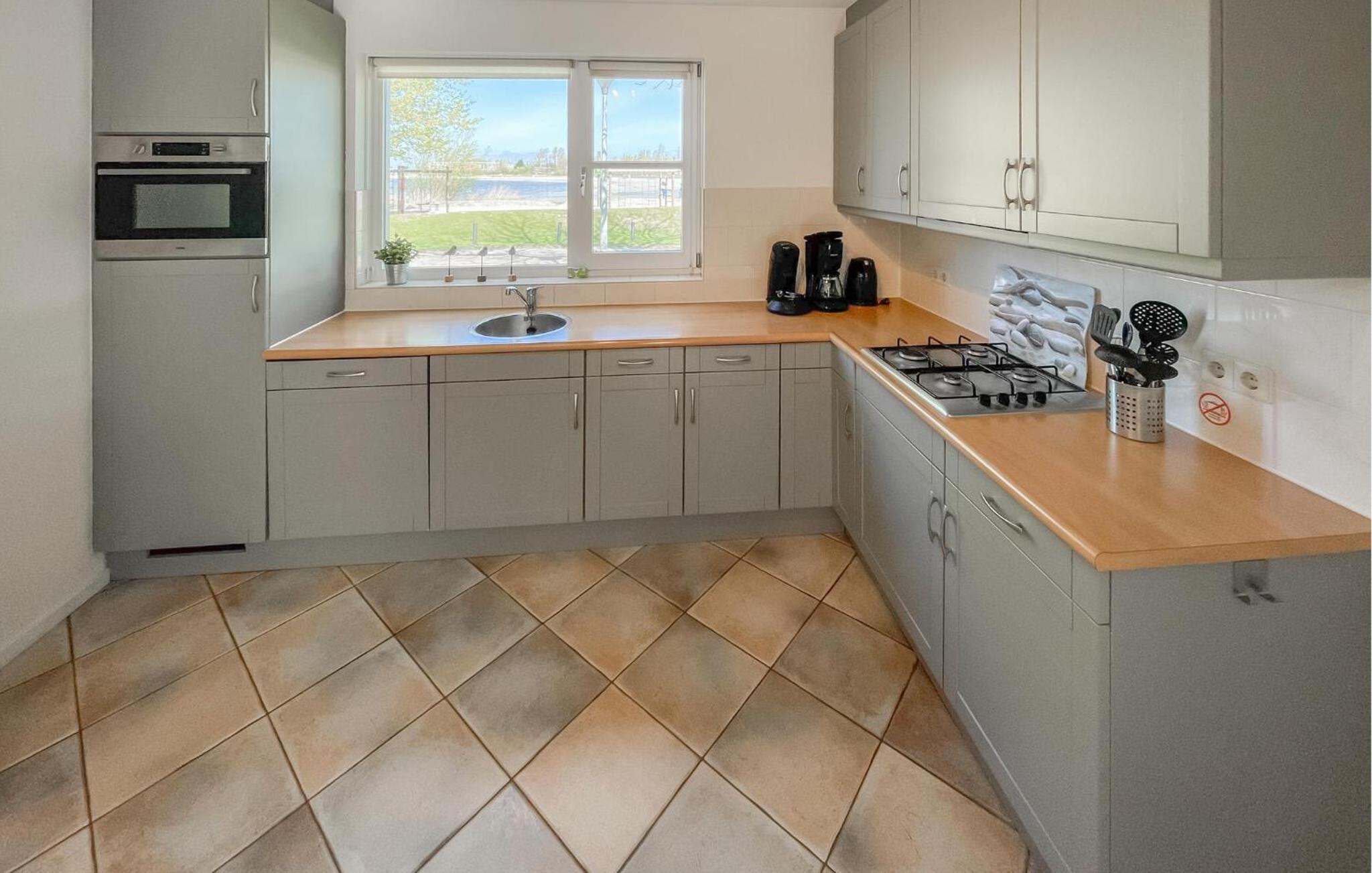 3 Bedroom Beautiful Home In Makkum