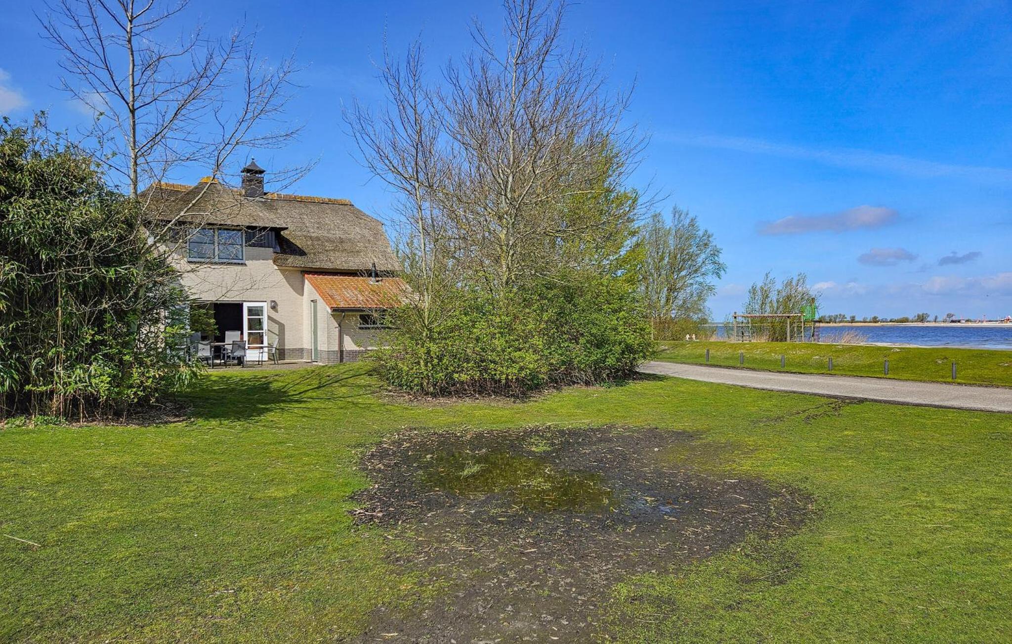 3 Bedroom Beautiful Home In Makkum