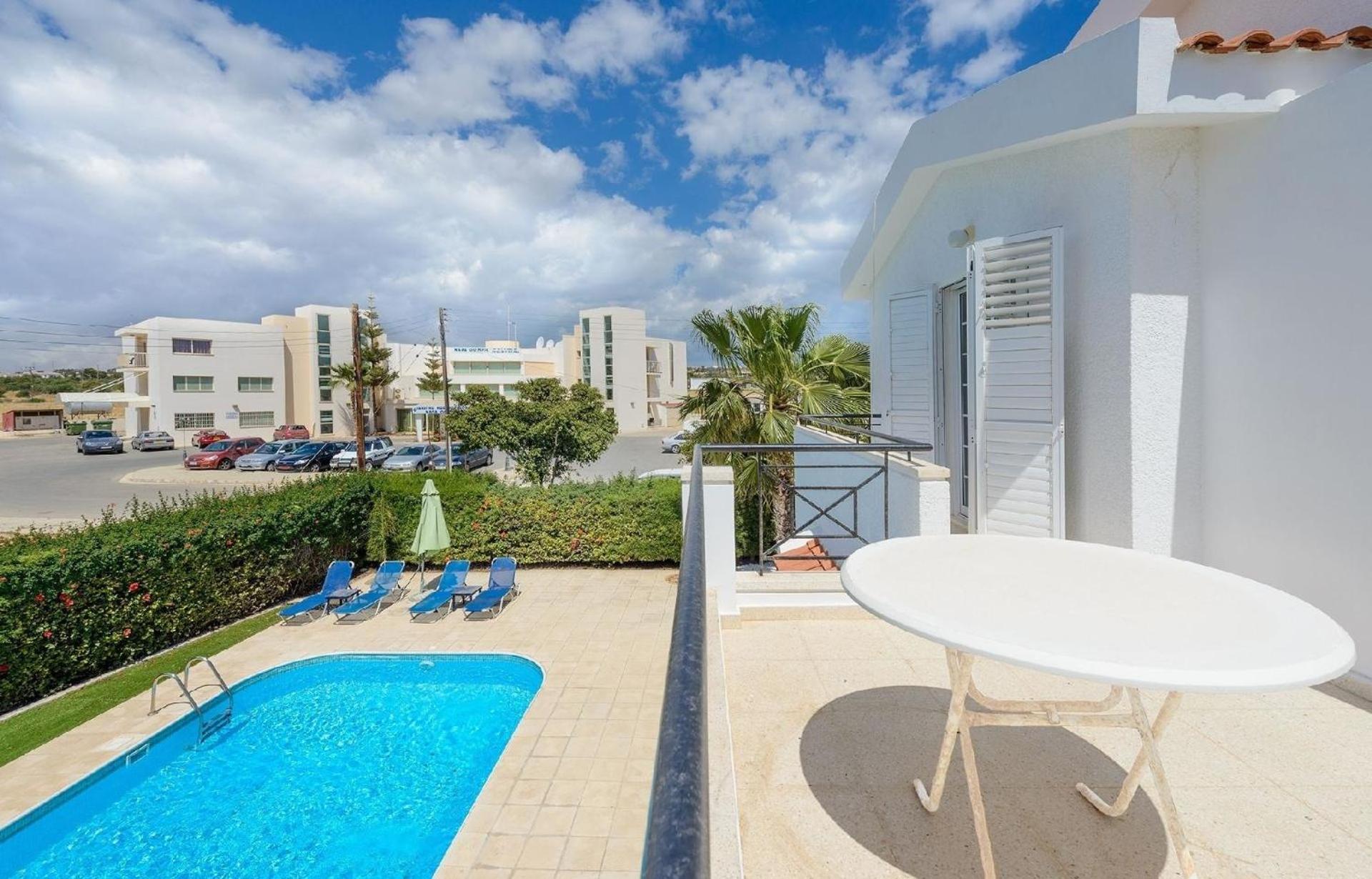 Ferienhaus mit Privatpool für 6 Personen ca 180 qm in Agia Napa, Südküste von Zypern