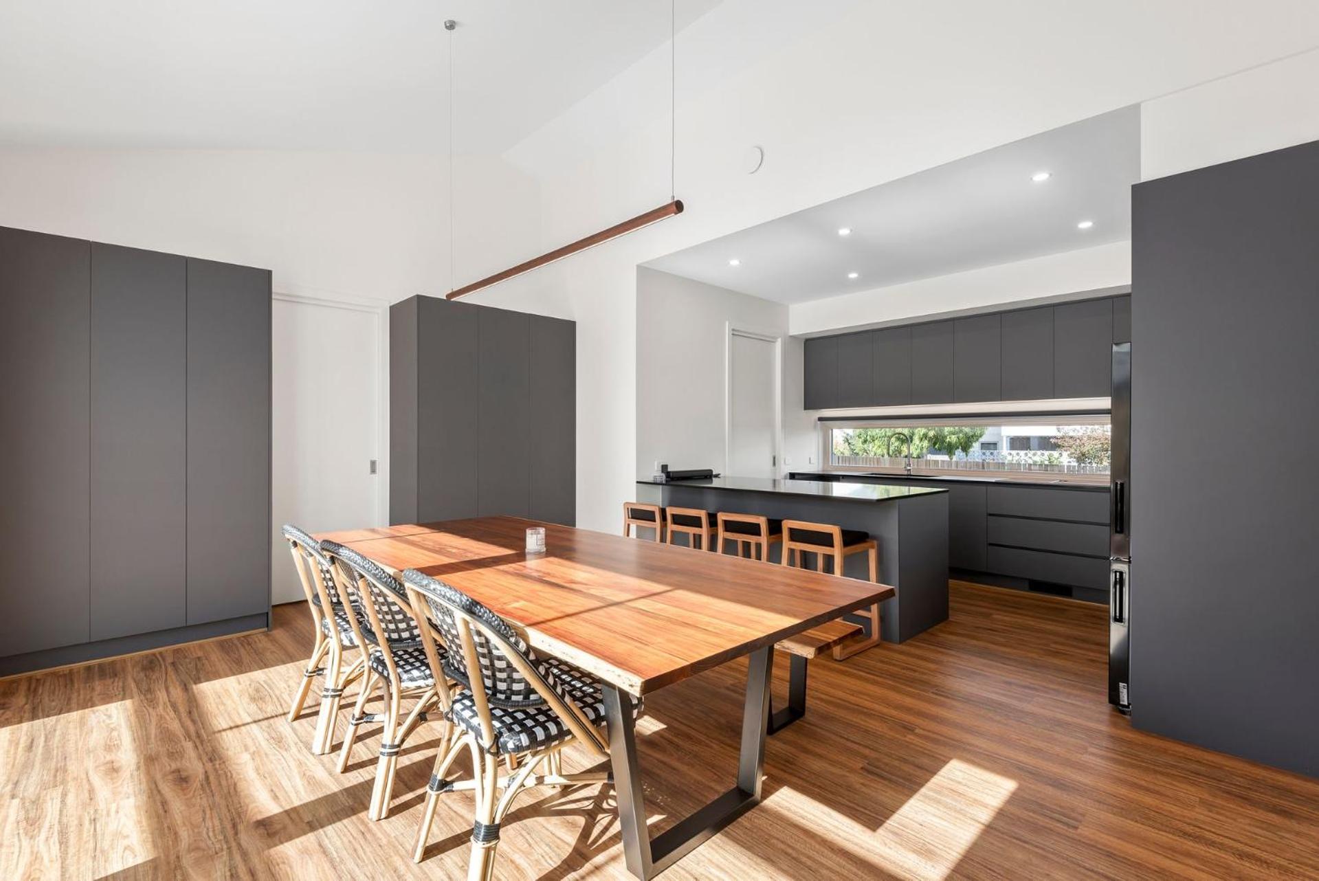 Coastal Sunny Retreat