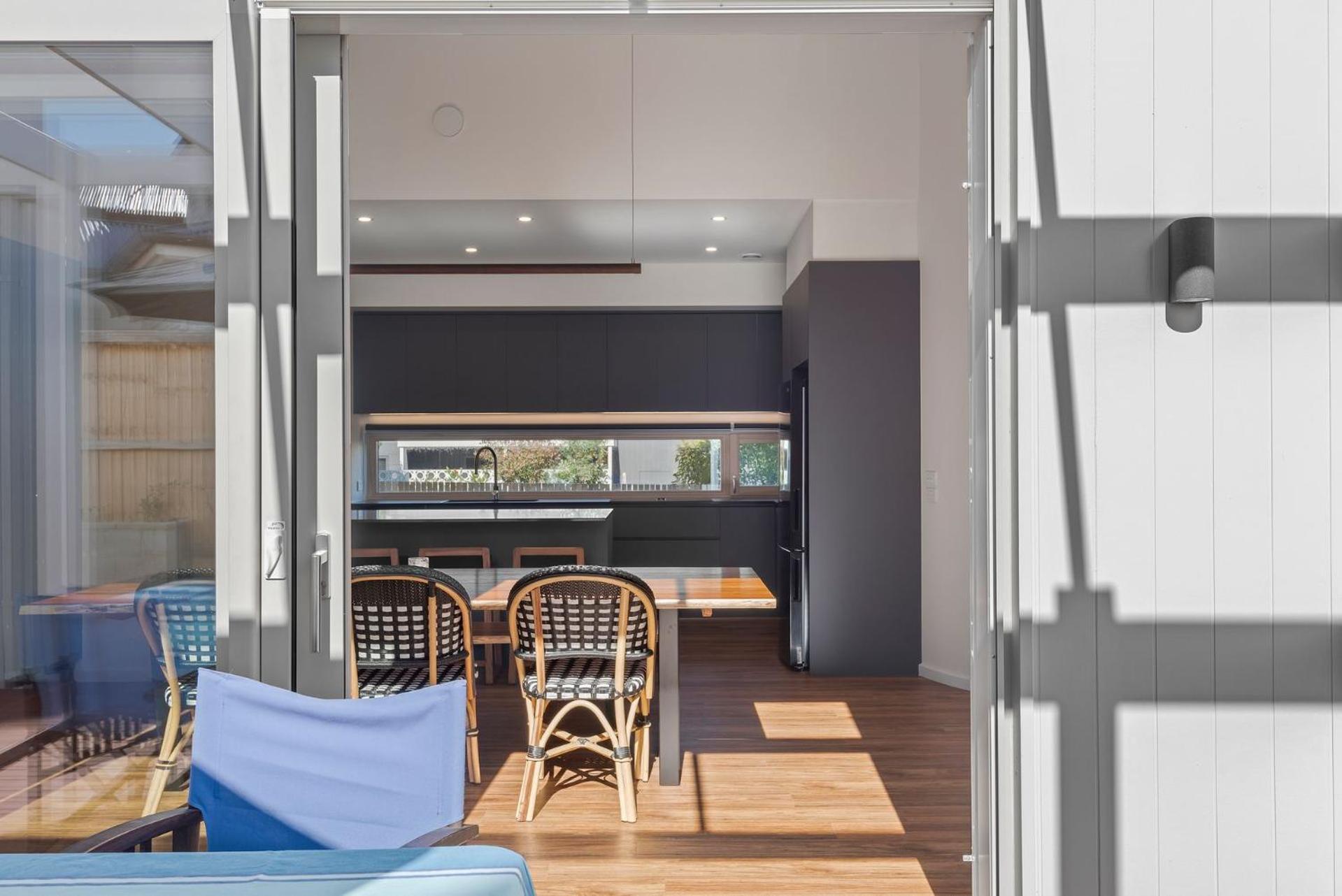 Coastal Sunny Retreat