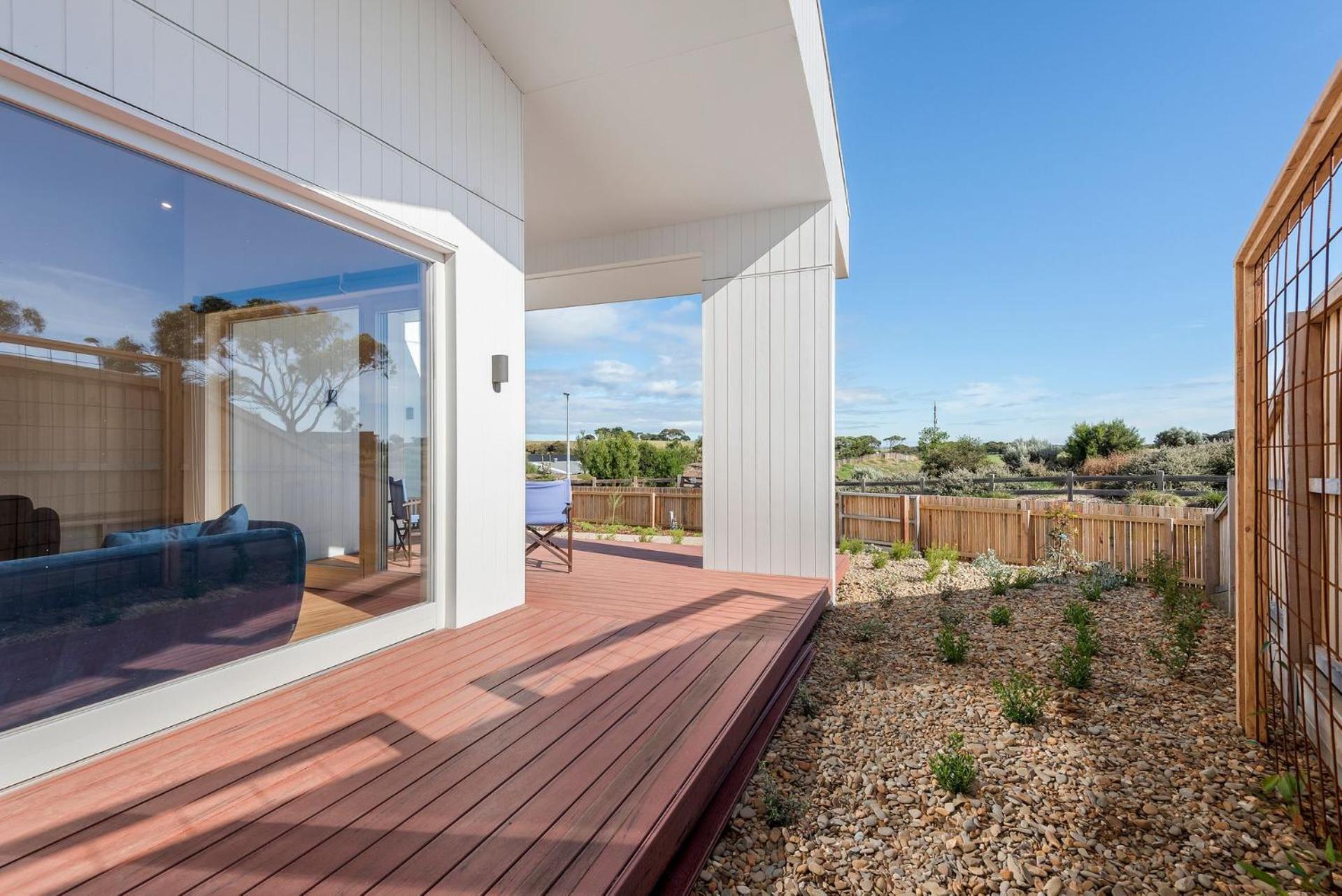 Coastal Sunny Retreat
