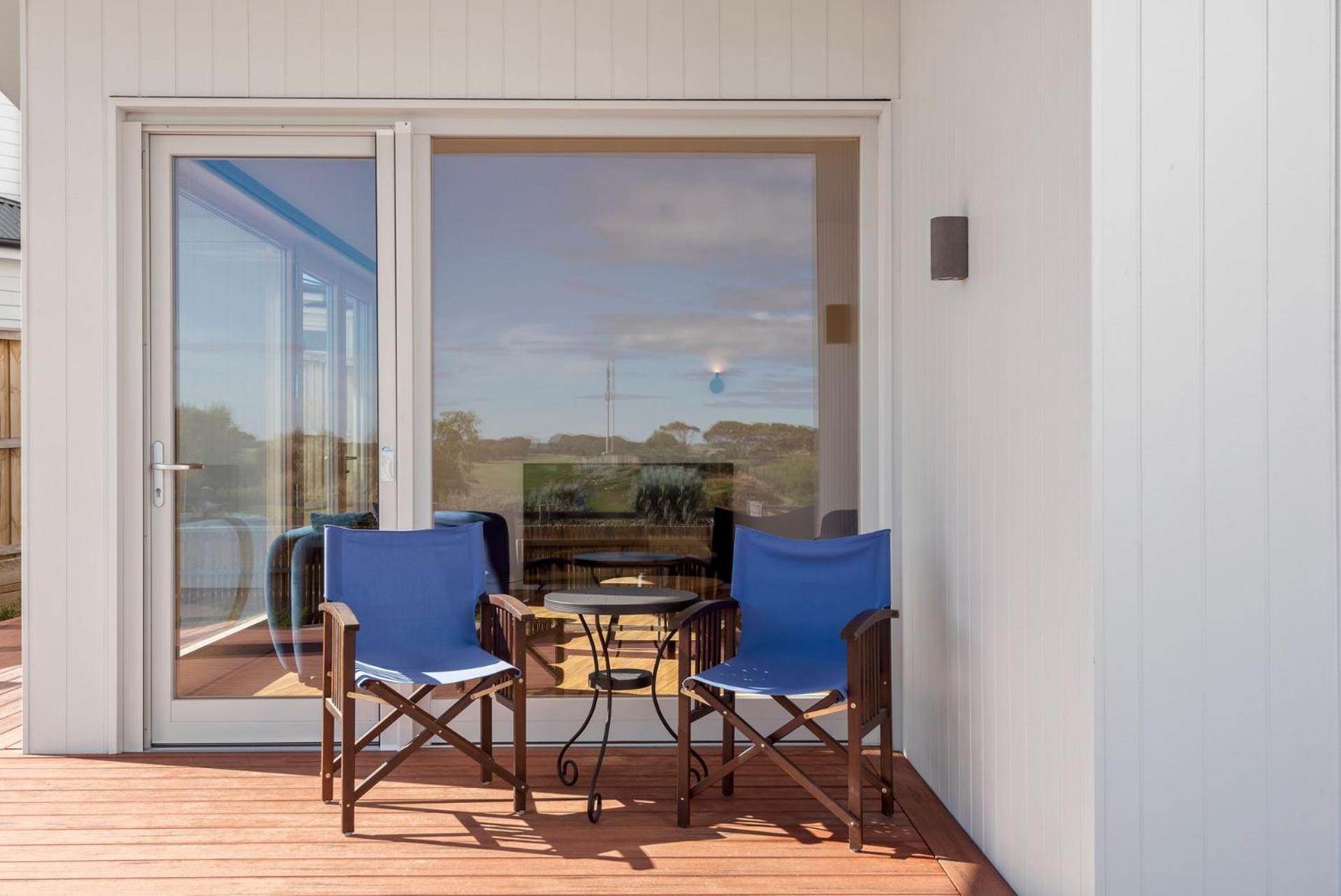 Coastal Sunny Retreat