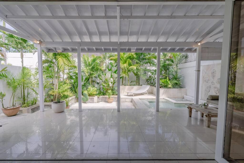 Private Honeymoon Bedroom in Seminyak Near Beach view 3