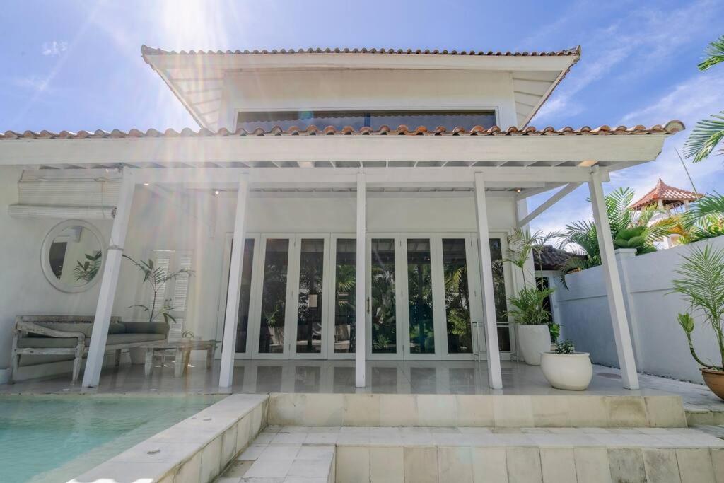 Private Honeymoon Bedroom in Seminyak Near Beach view 5