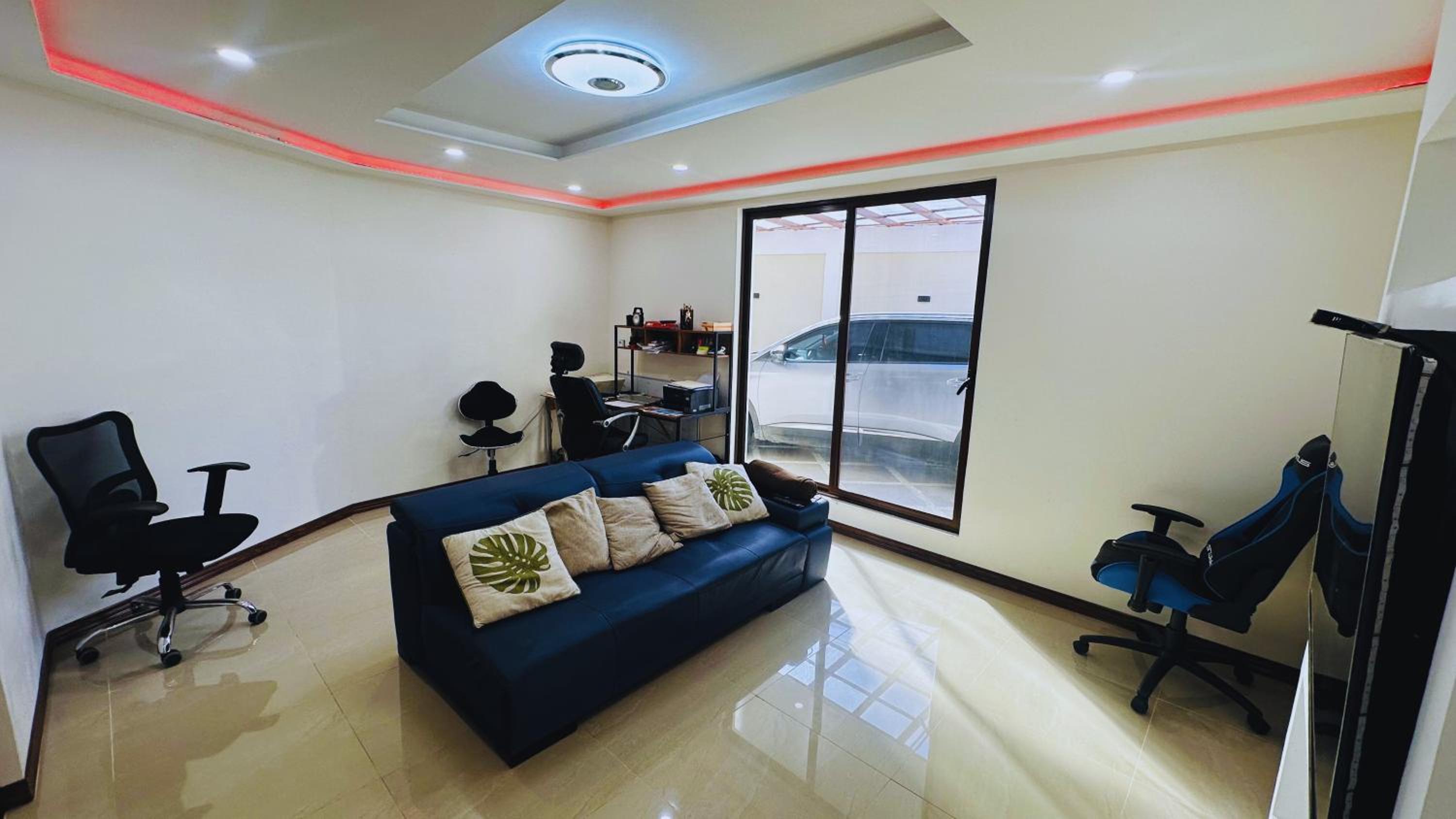 Casa Grande con Vista al Mar!