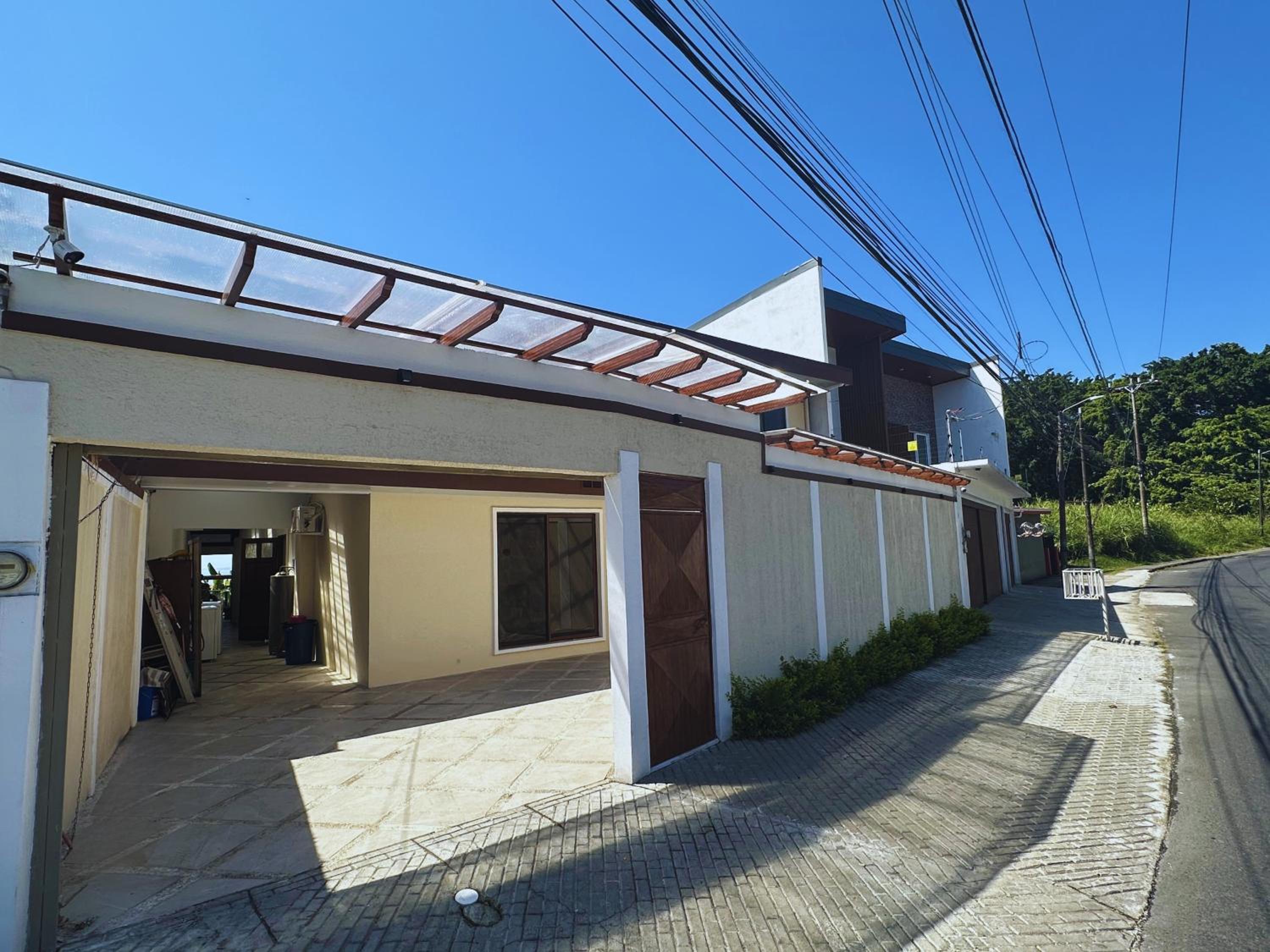 Casa Grande con Vista al Mar!