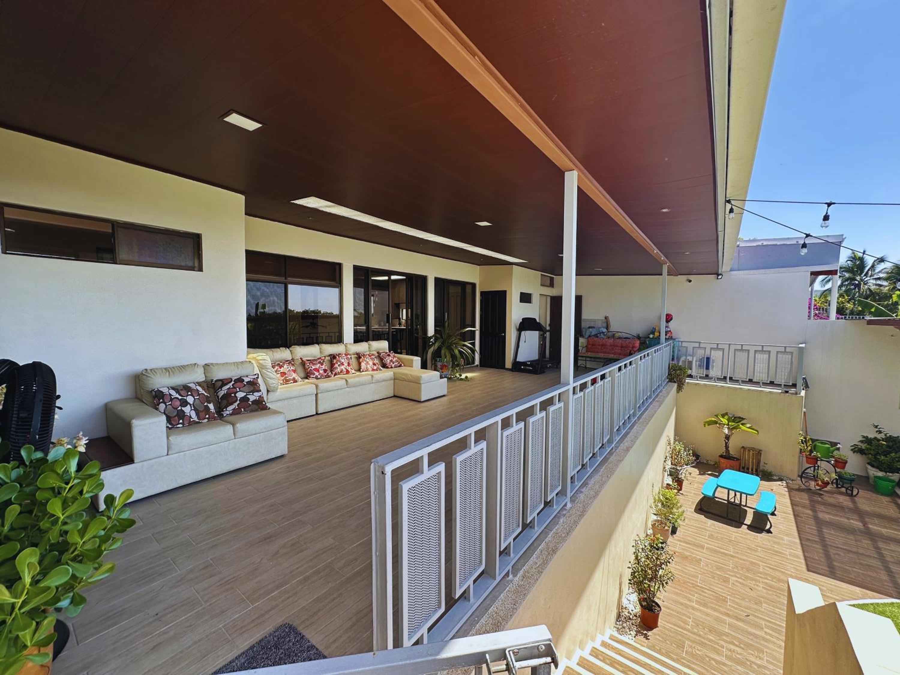 Casa Grande con Vista al Mar!