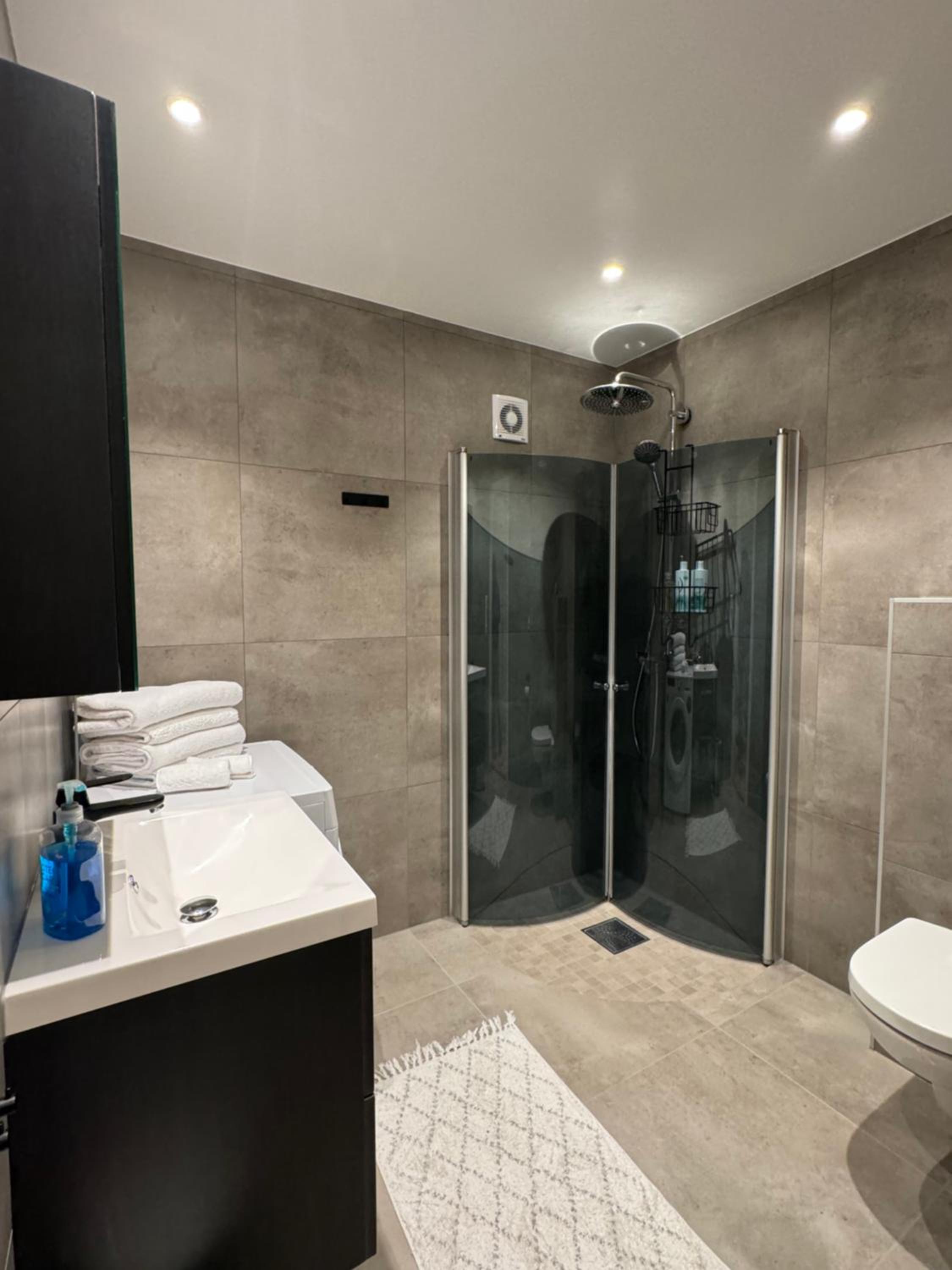 Home for your trip 10 minutes from Oslo airport with free parking view 4