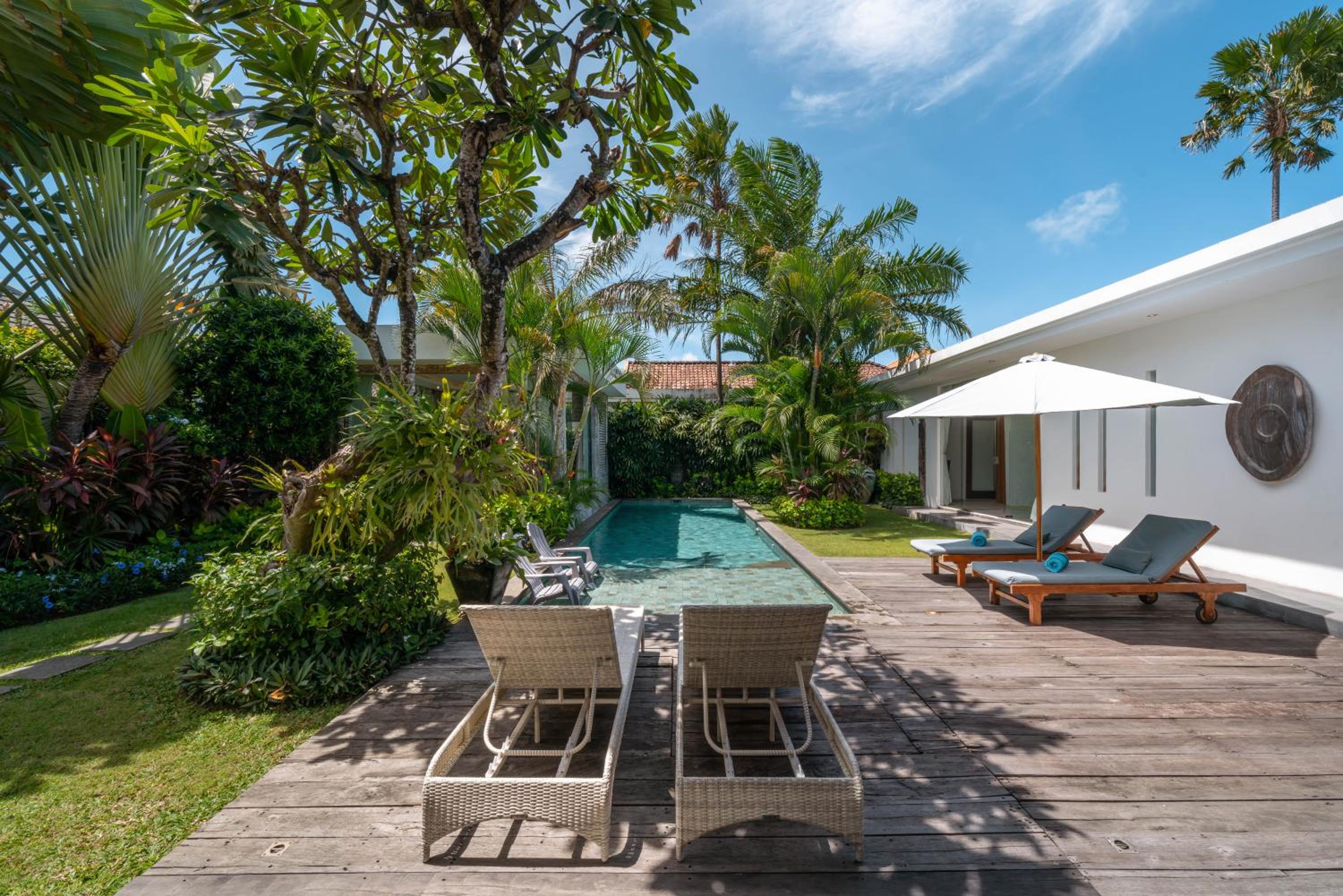 Villa Cempaka Ungu - Tranquil & Chic Pool 4-Bedroom Villa In The Heart Of Seminyak