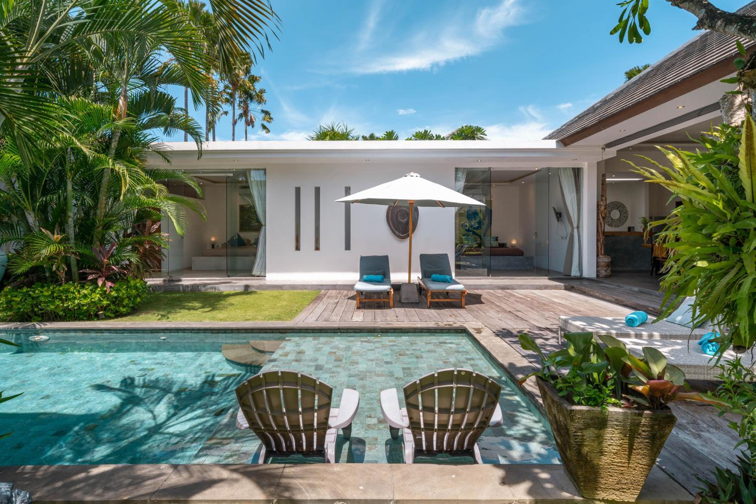 Villa Cempaka Ungu - Tranquil & Chic Pool 4-Bedroom Villa In The Heart Of Seminyak