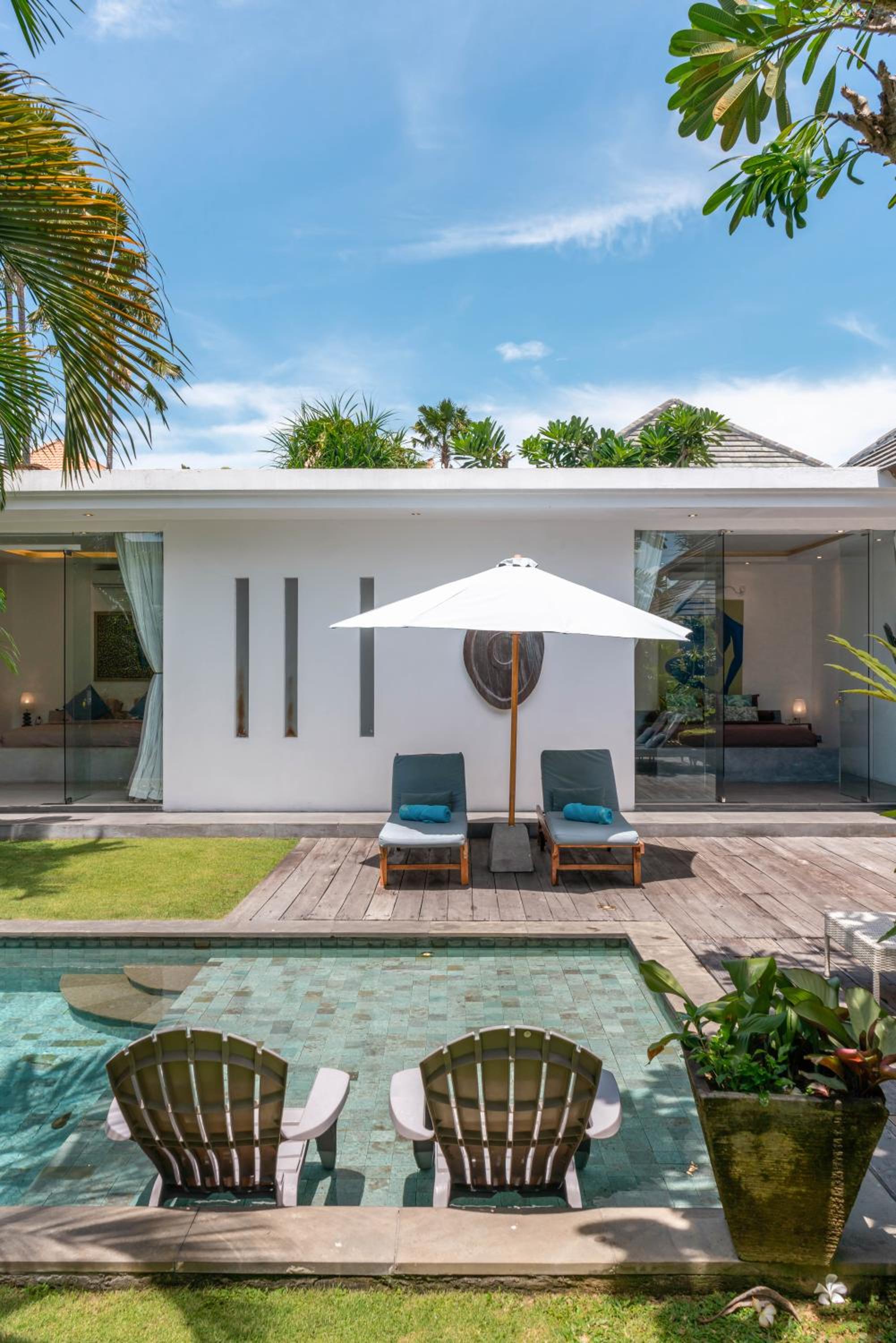 Villa Cempaka Ungu - Tranquil & Chic Pool 4-Bedroom Villa In The Heart Of Seminyak