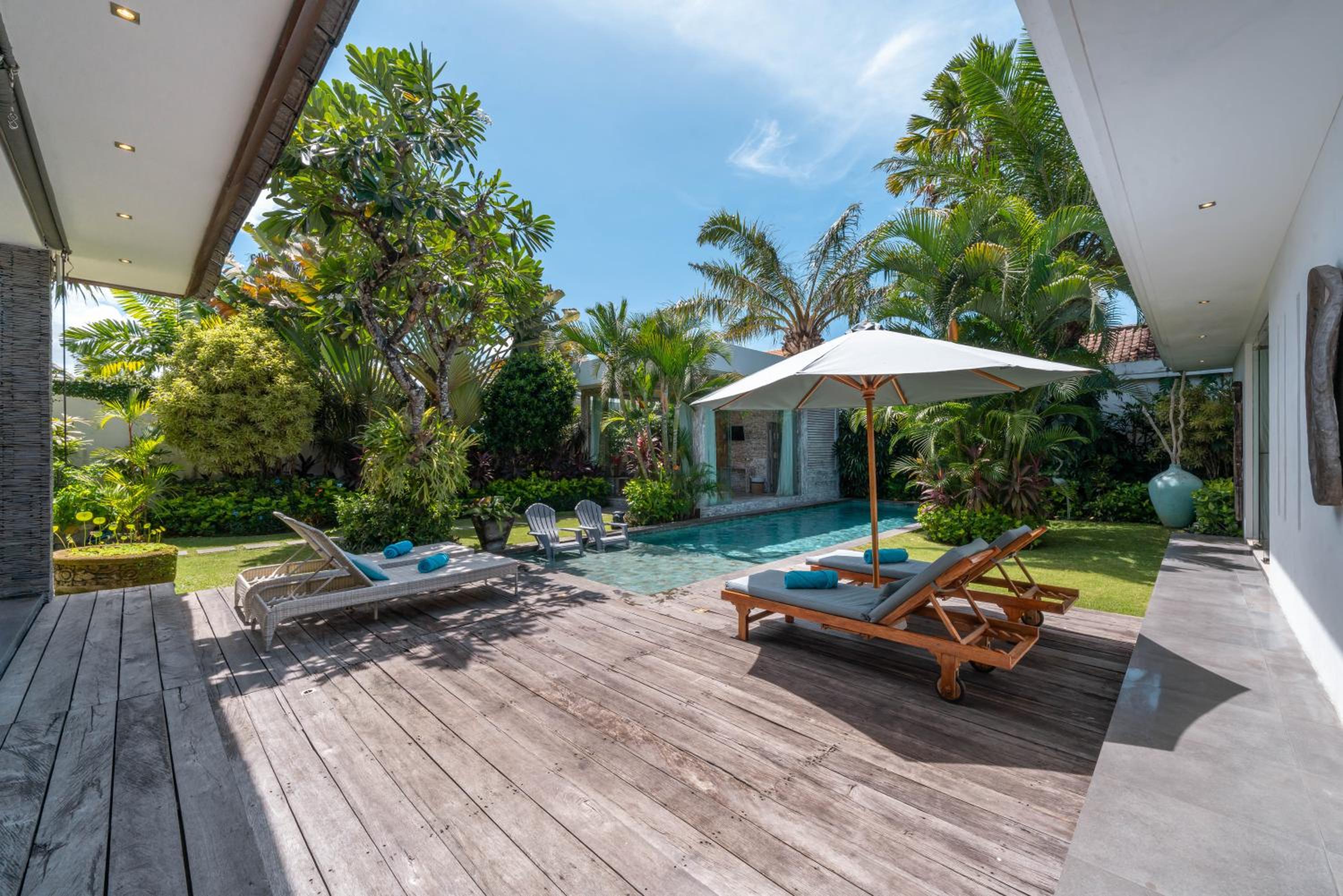 Villa Cempaka Ungu - Tranquil & Chic Pool 4-Bedroom Villa In The Heart Of Seminyak