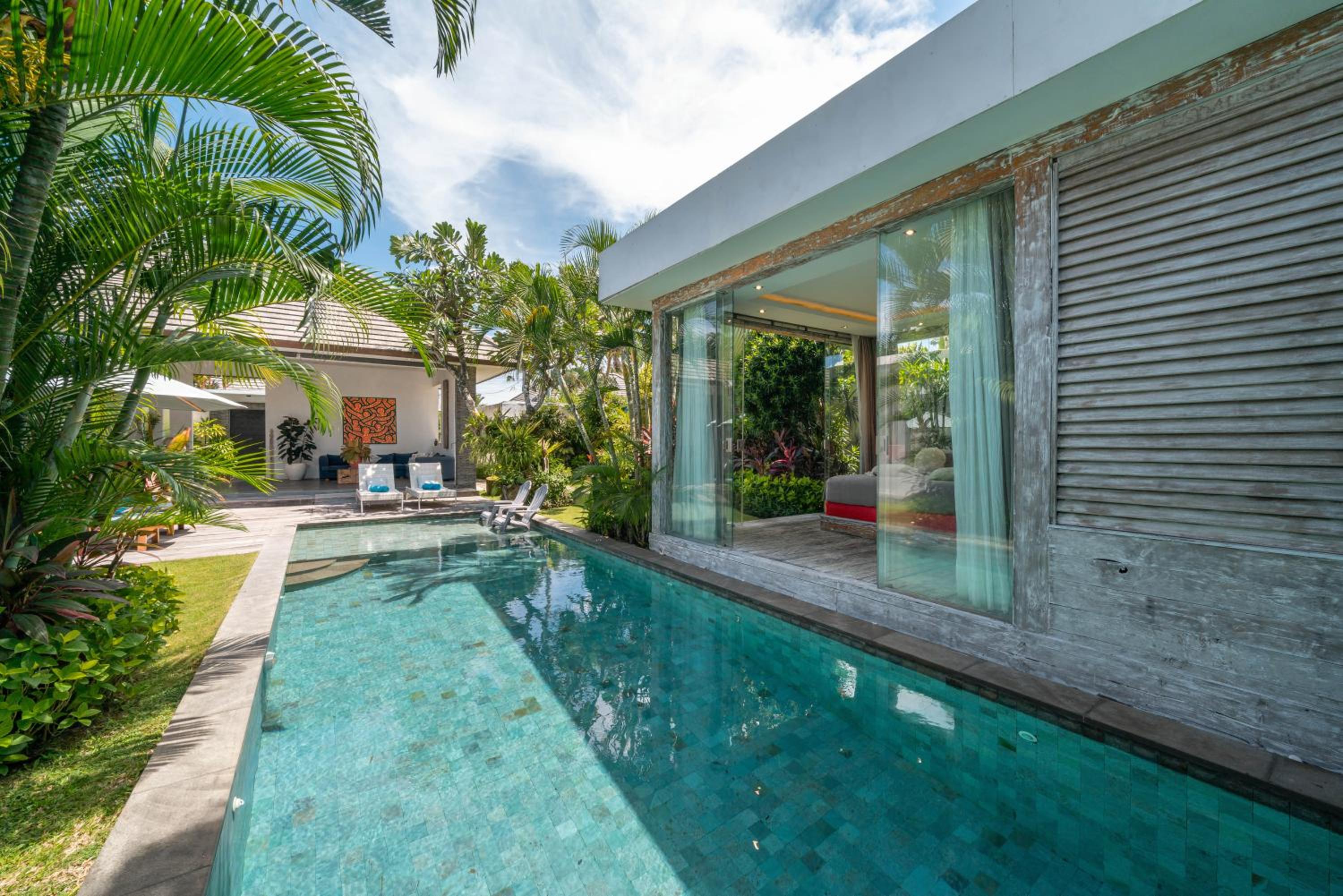 Villa Cempaka Ungu - Tranquil & Chic Pool 4-Bedroom Villa In The Heart Of Seminyak