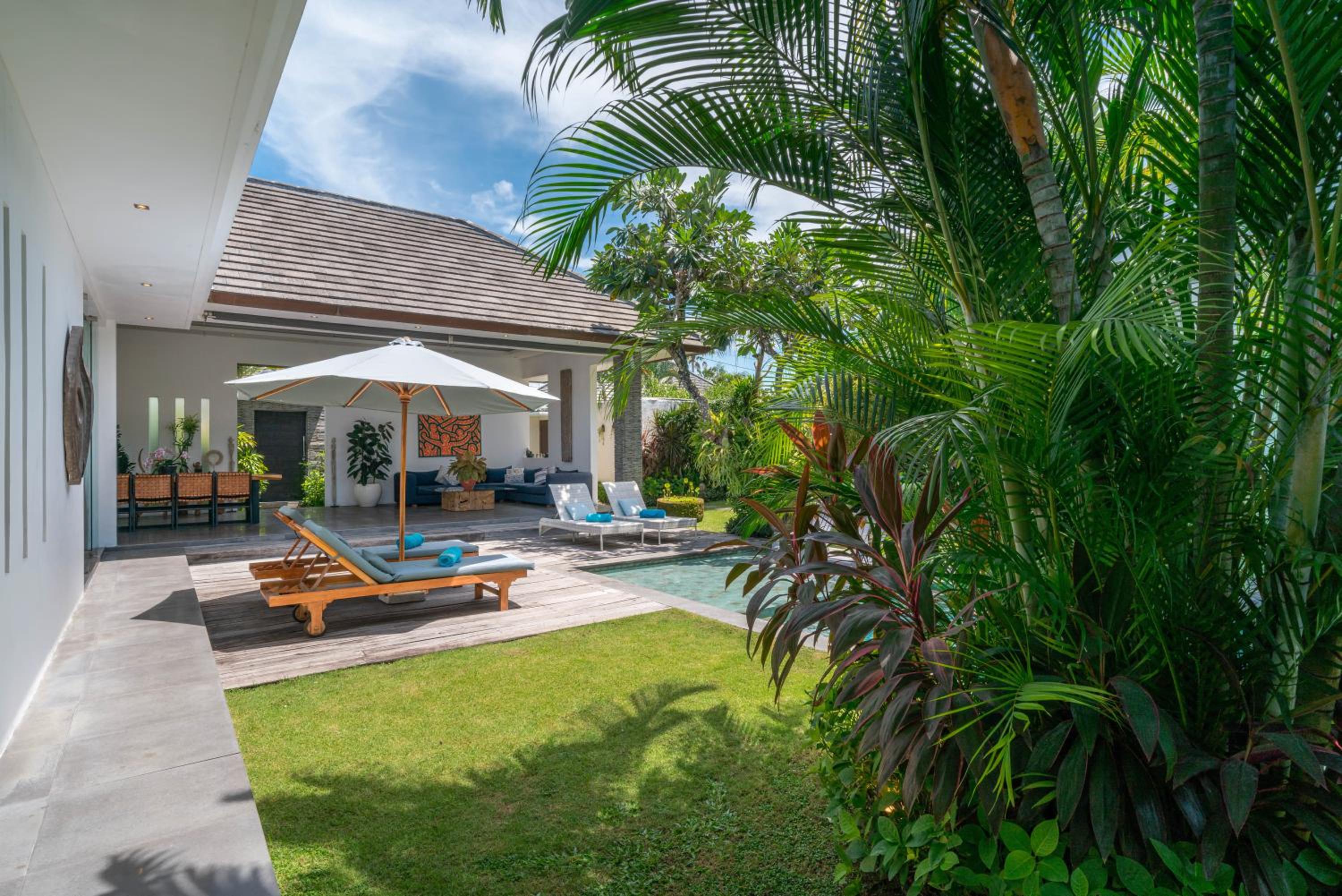 Villa Cempaka Ungu - Tranquil & Chic Pool 4-Bedroom Villa In The Heart Of Seminyak
