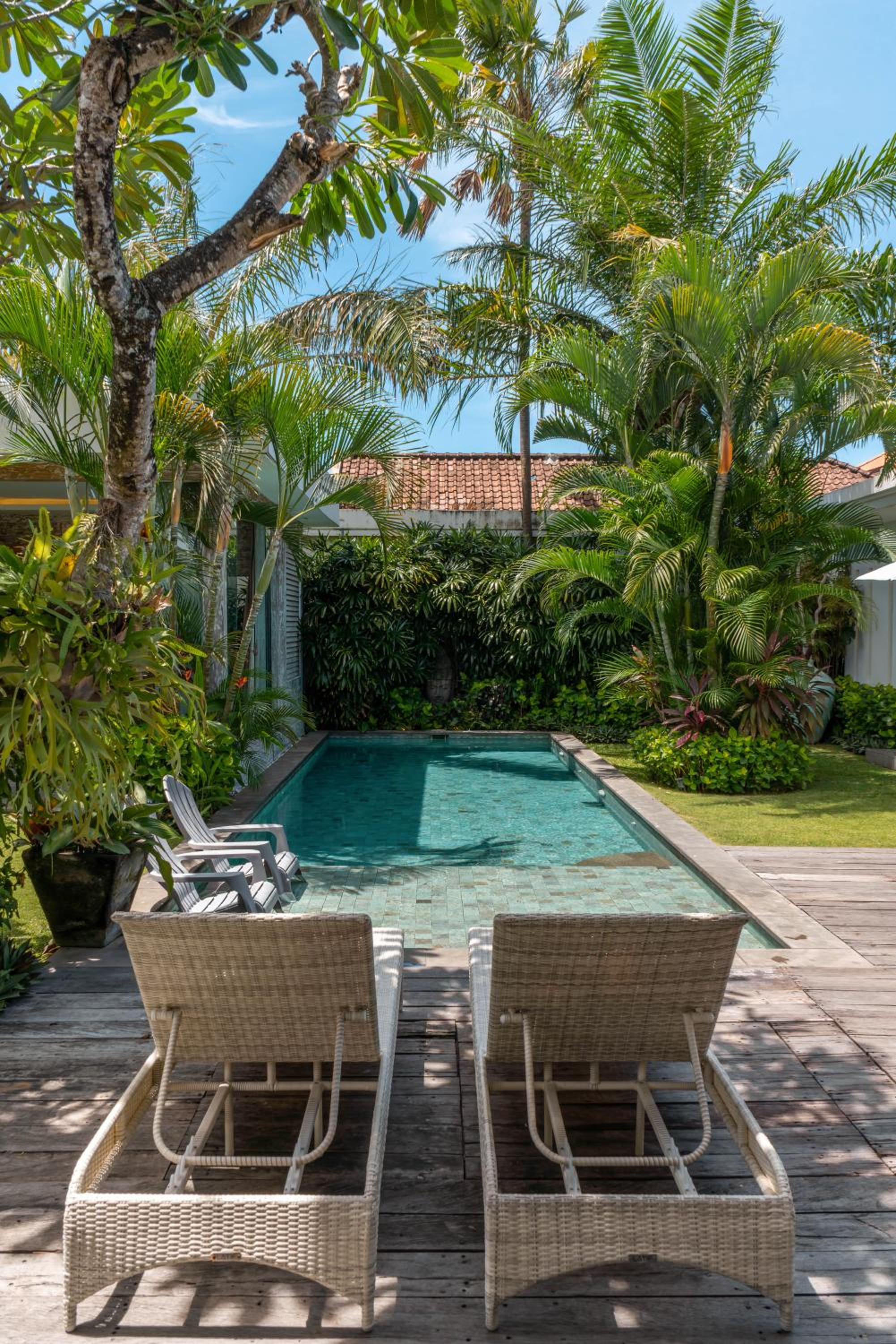 Villa Cempaka Ungu - Tranquil & Chic Pool 4-Bedroom Villa In The Heart Of Seminyak