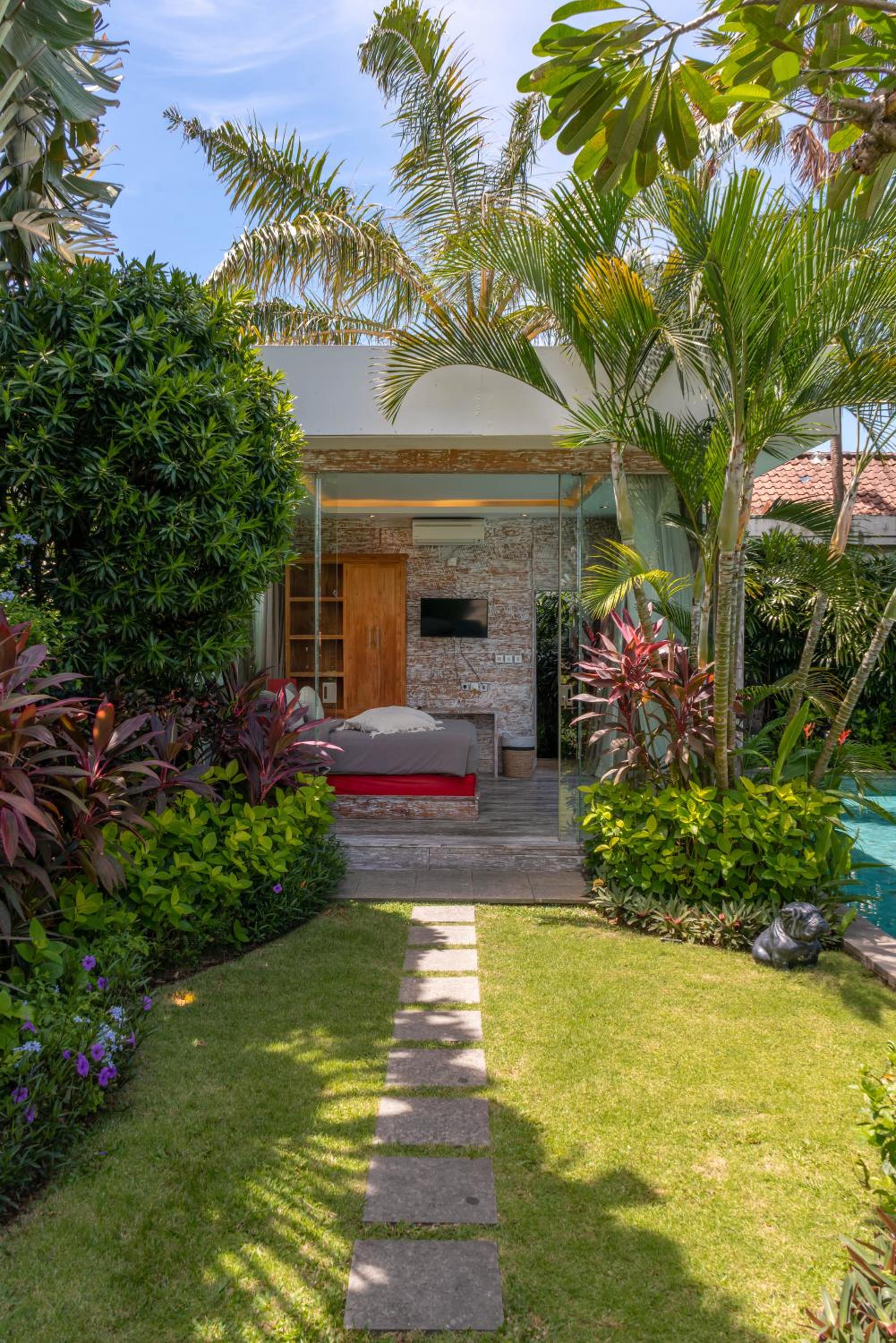 Villa Cempaka Ungu - Tranquil & Chic Pool 4-Bedroom Villa In The Heart Of Seminyak